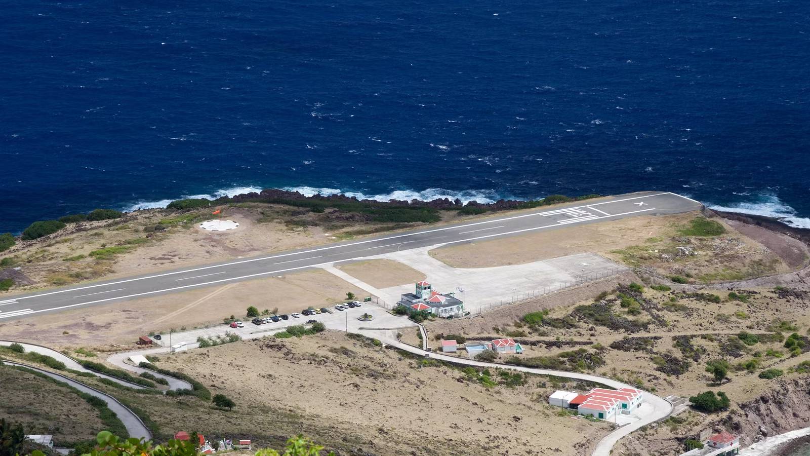 A Look At The World's Shortest Commercially-Used Runways