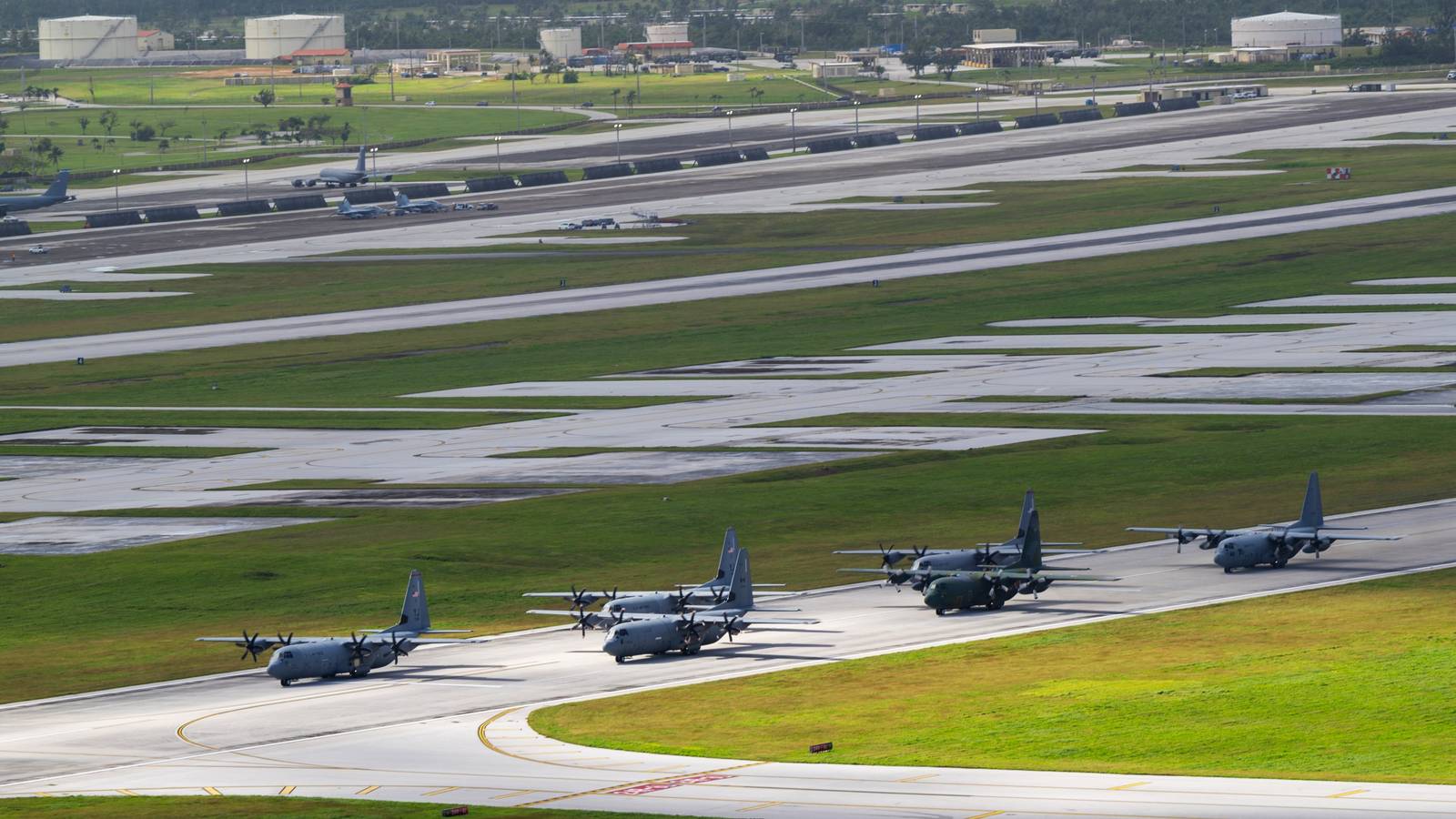 Cool: Andersen Air Force Base Stages 'Elephant Walk' Of Six C-130J Super Hercules