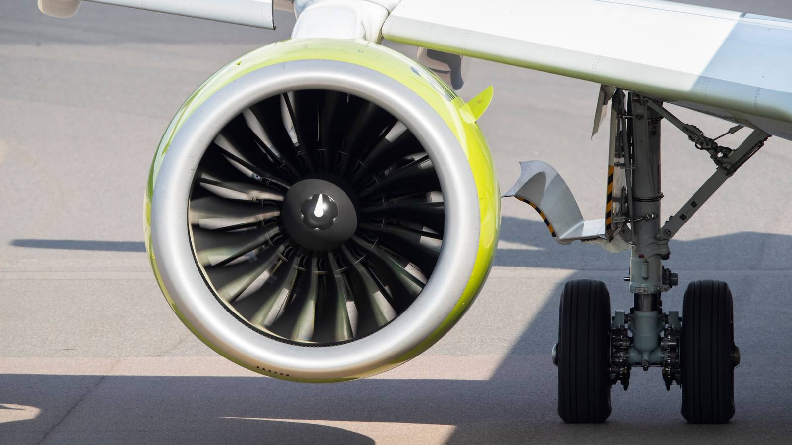 Simple Combustion Engine How Many Horsepower Does A Commercial Jet Engine Have?
