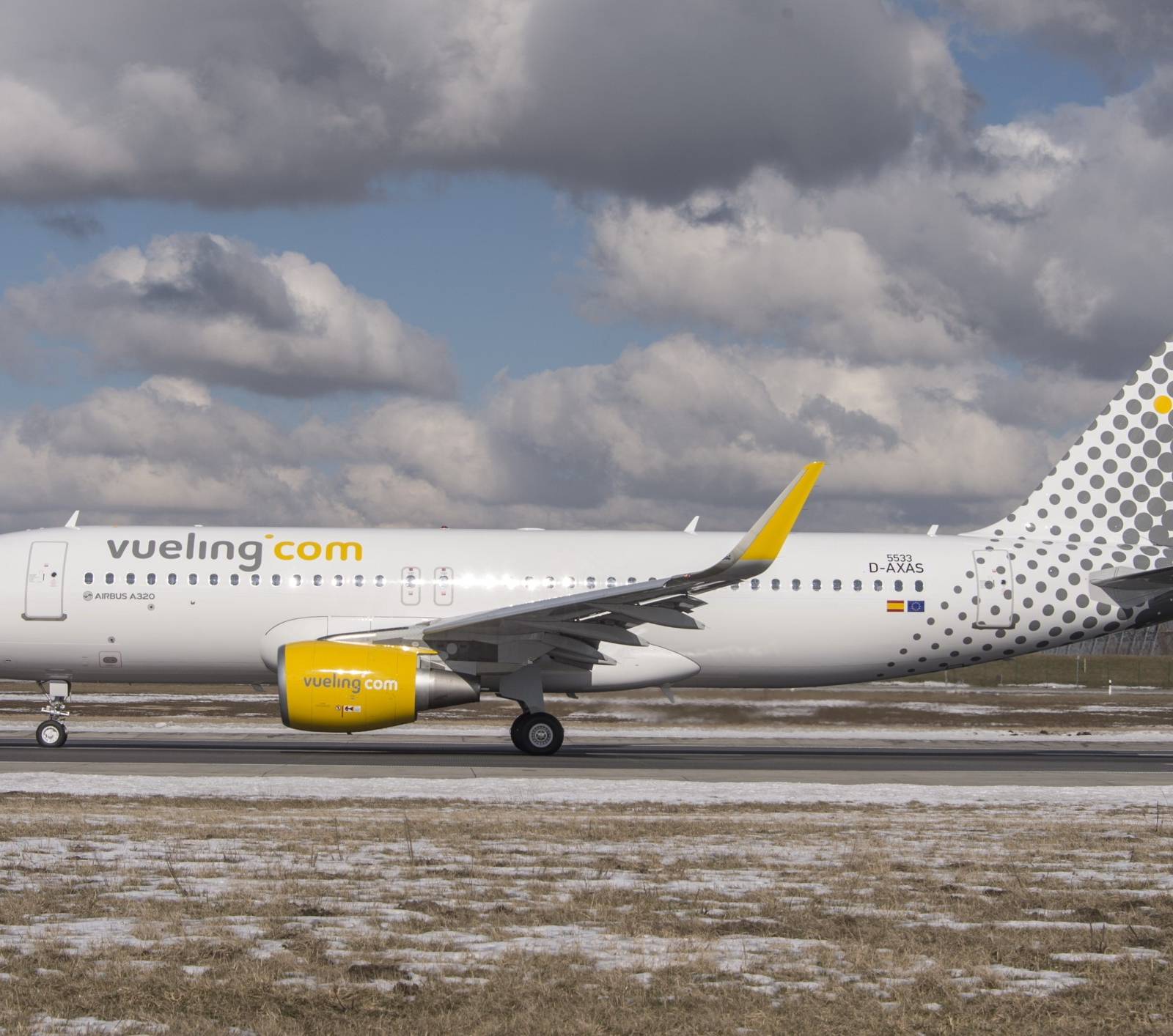 a320-vueling-with-sharklet-1.