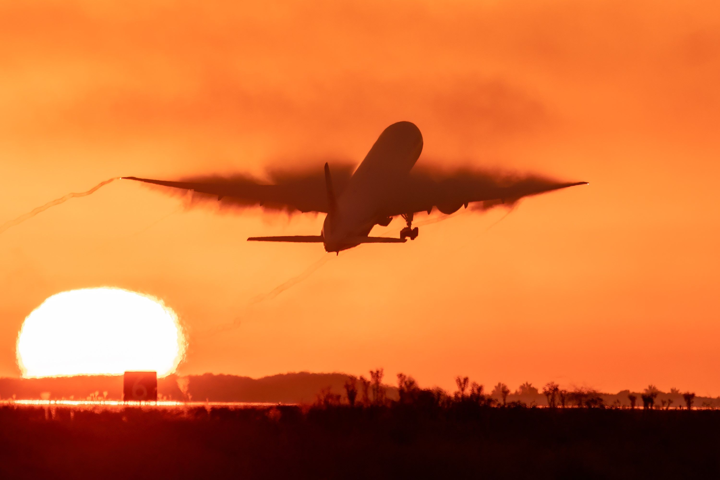 Revealed: The World’s 10 Largest Long-Haul Airlines In April