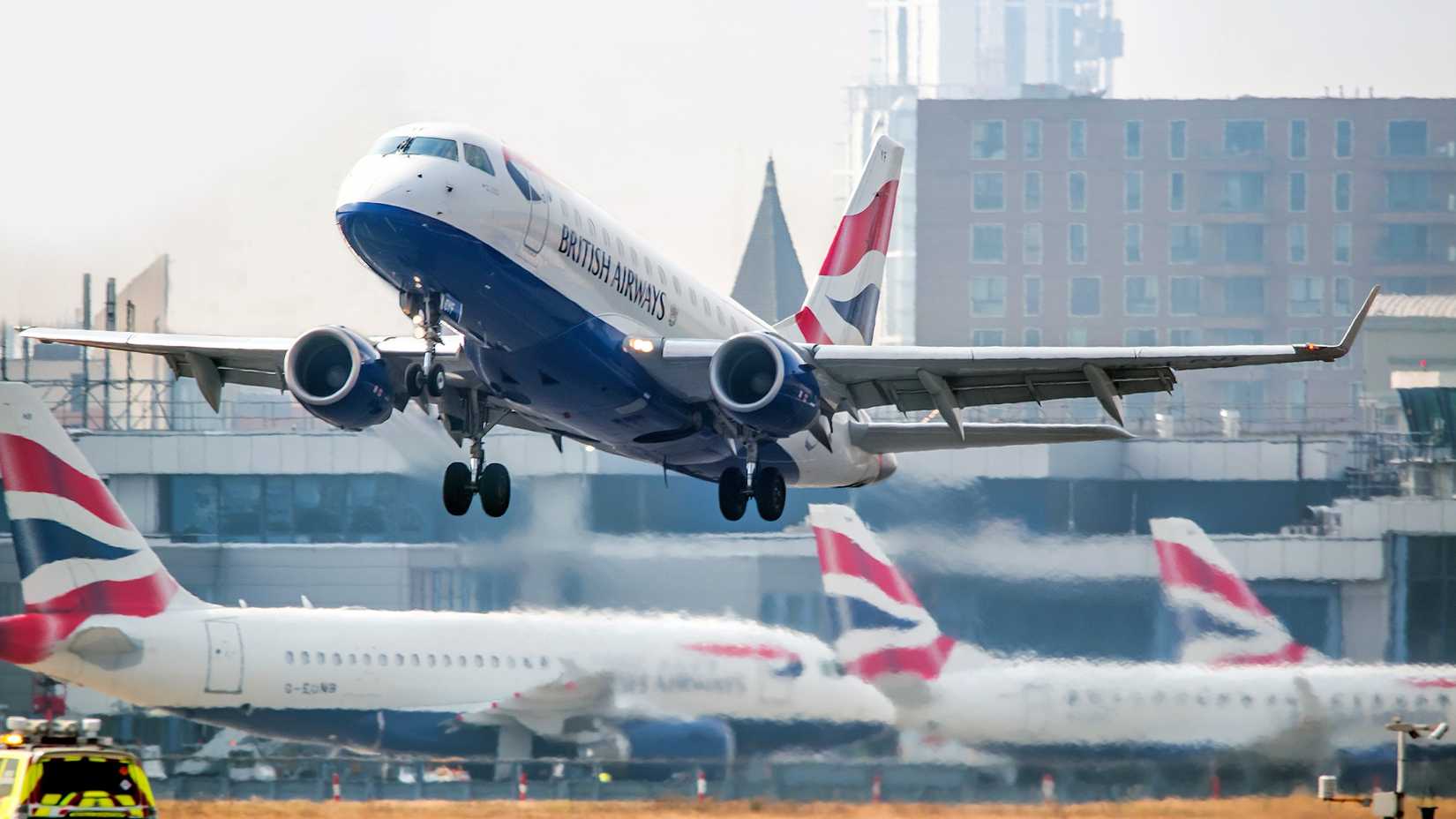 BA CityFlyer Embraer E190 taking off from London City 