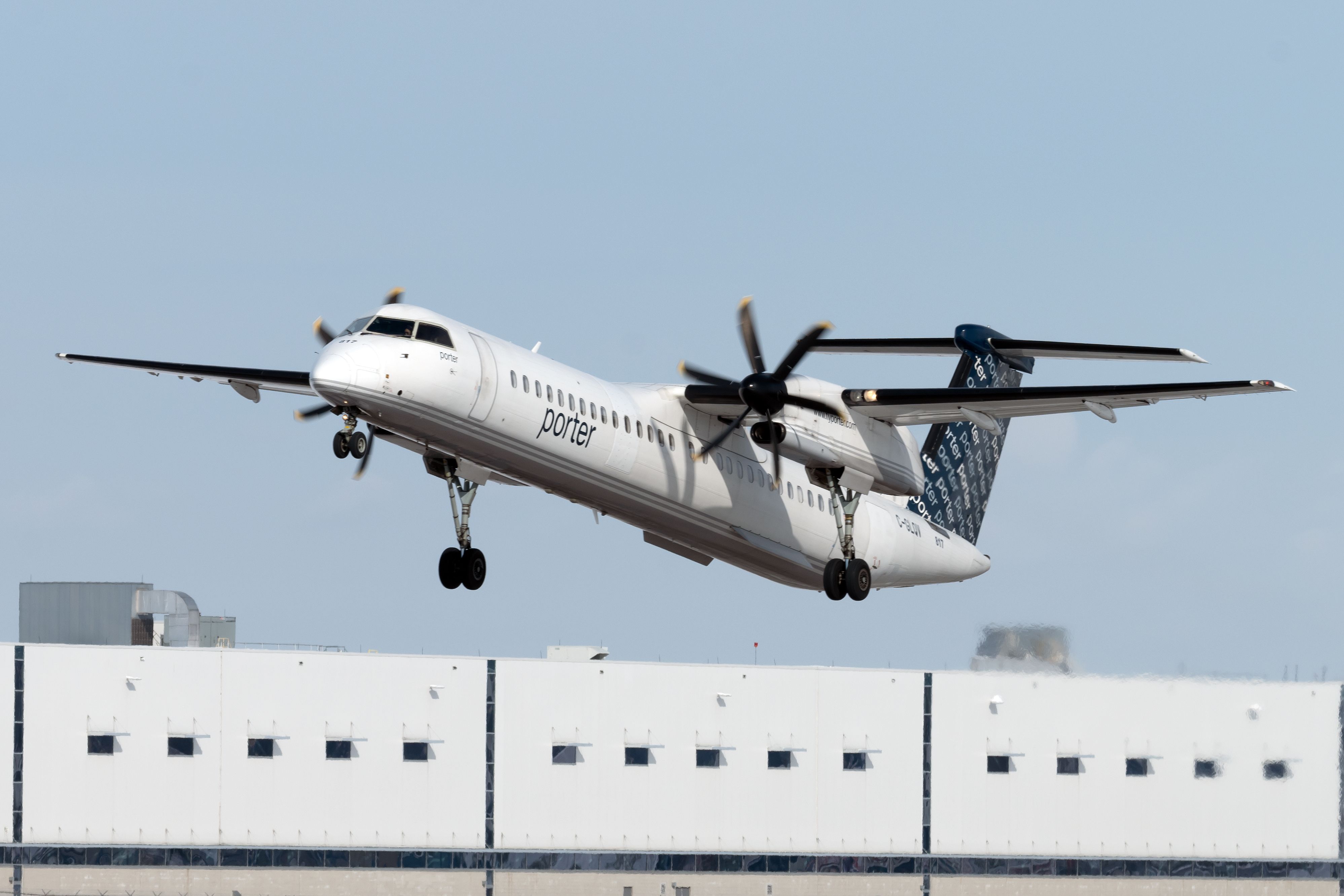 Porter Airlines Schedules New Dash 8-400 Flights Between Newark & Montreal