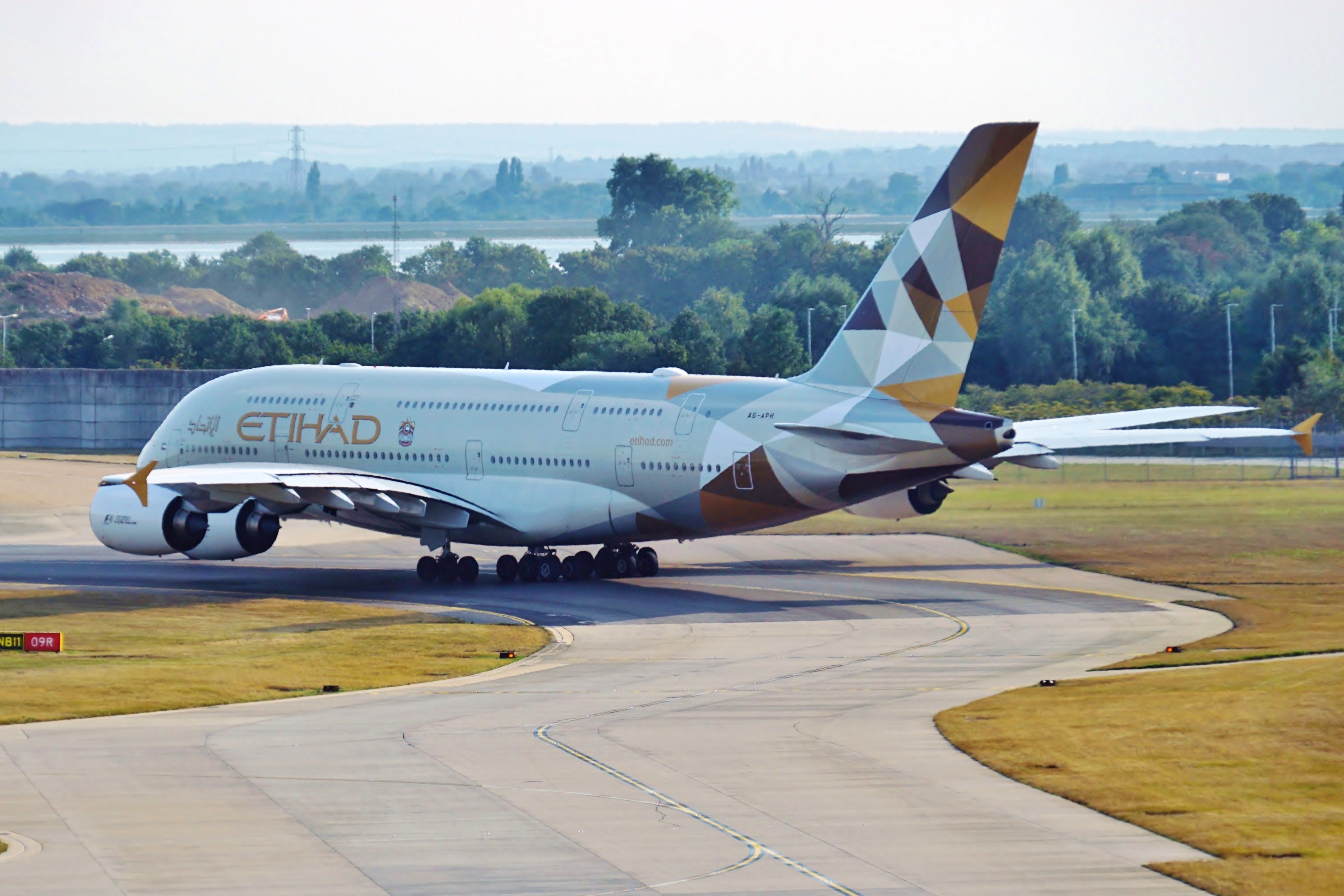 The 5 Best Ways To Pass The Time On A Long-Haul Flight