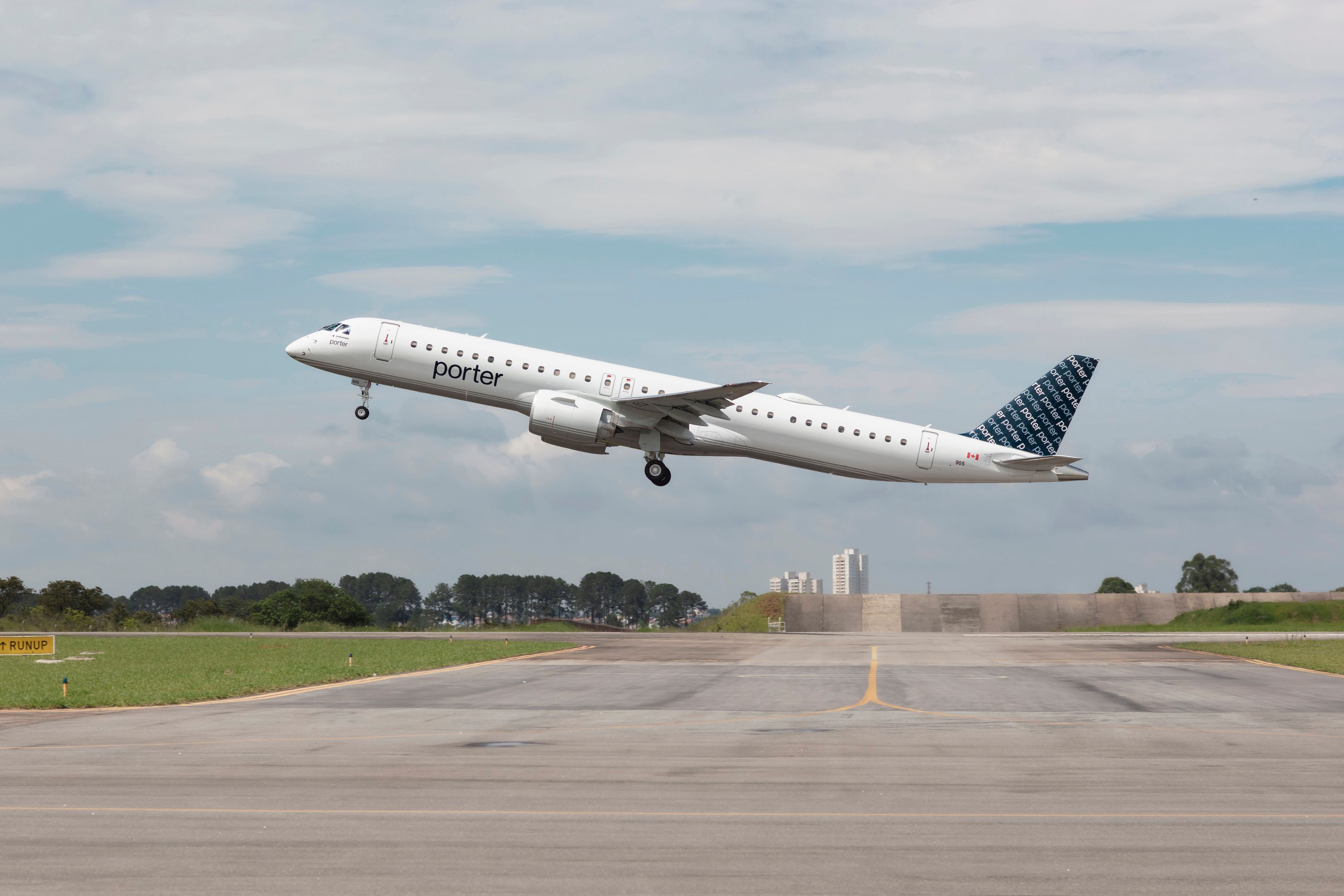 Porter Airlines Turns 18 With A Fleet Of Embraer E195-E2s and Dash 8-400s