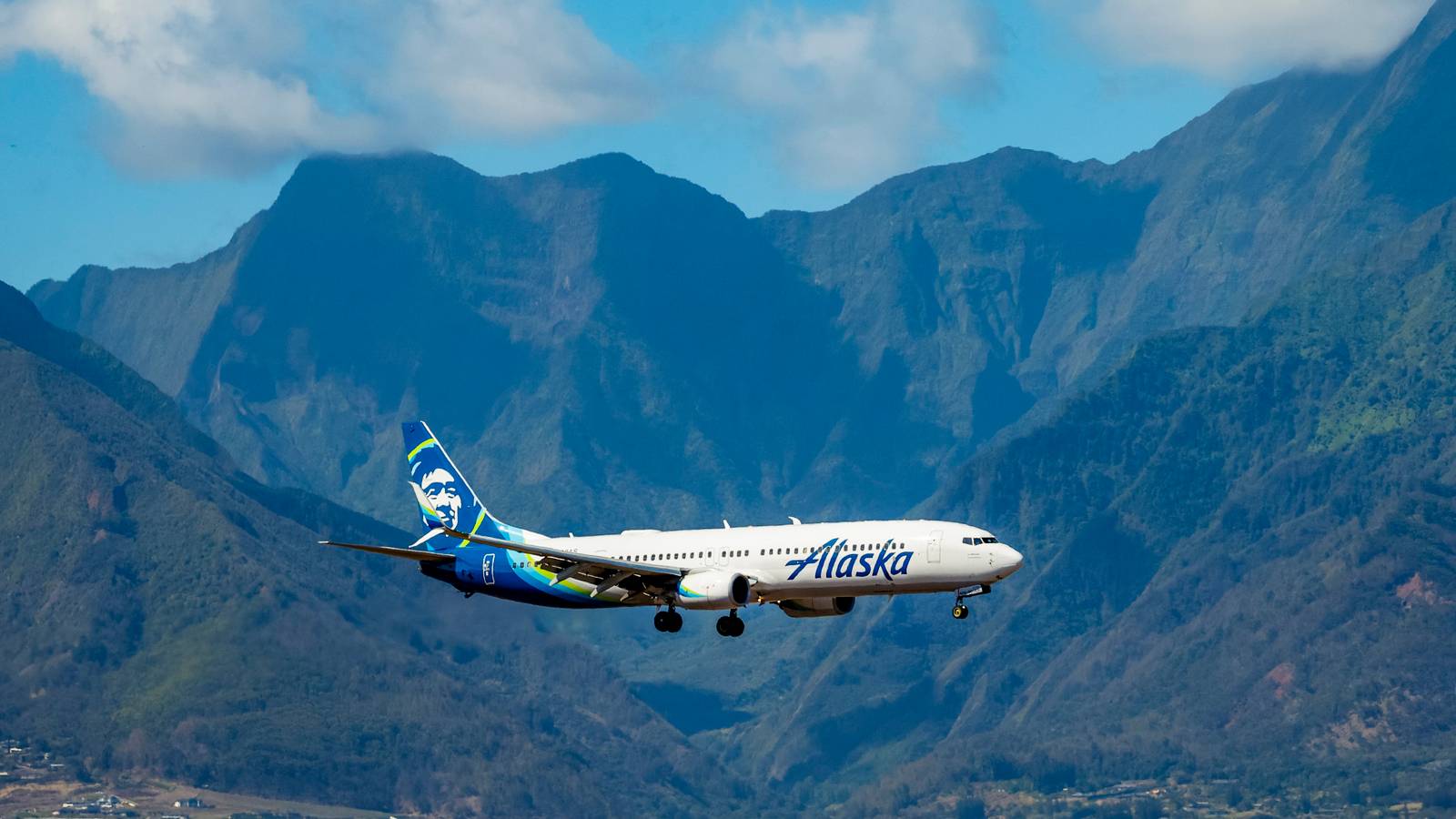 Why Alaska Airlines Flight Attendants Have Called Their 1st Strike Vote Since 1993