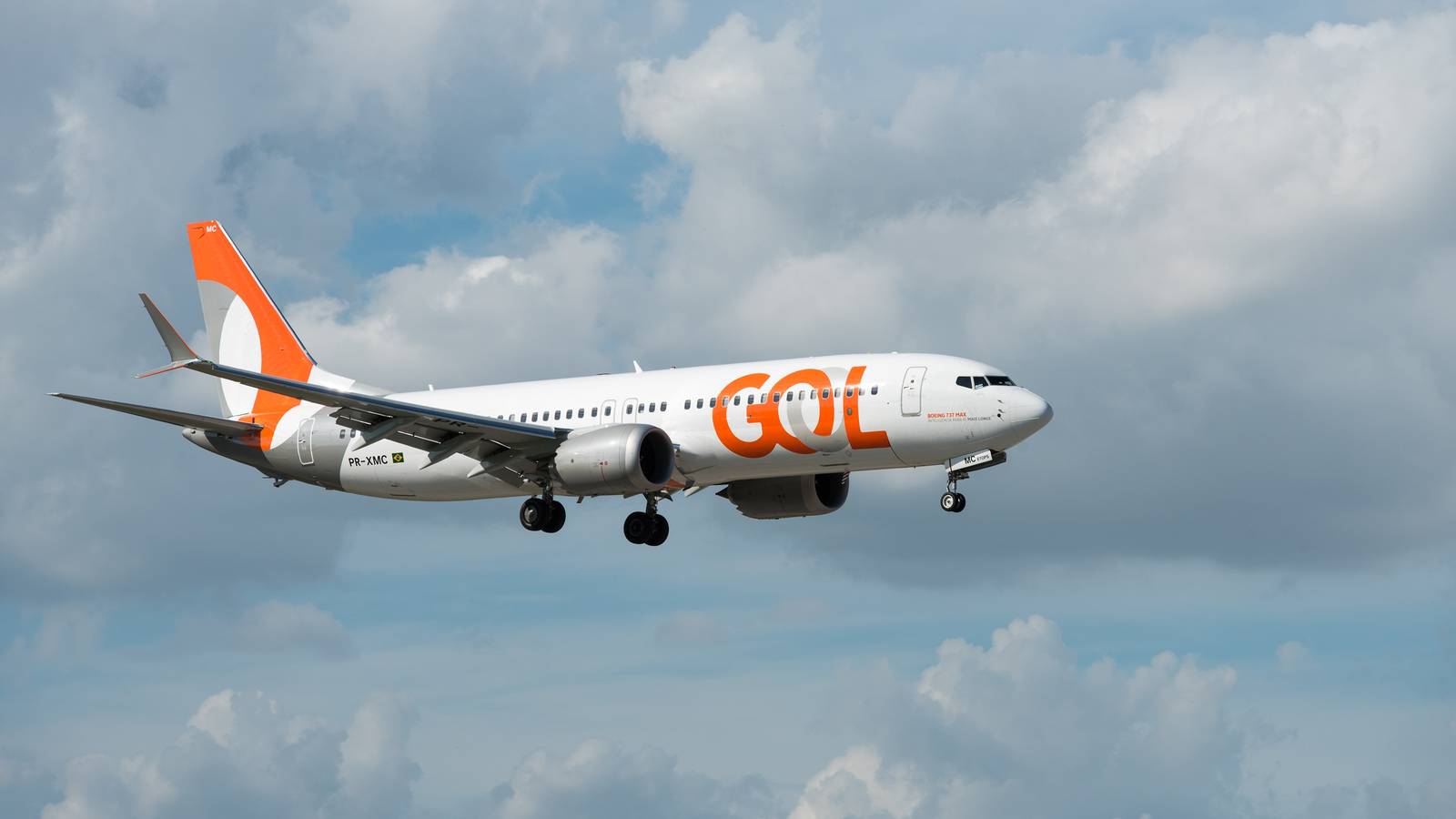 GOL Boeing 737 MAX Narrowly Misses Unmanned Balloon On Approach To Rio