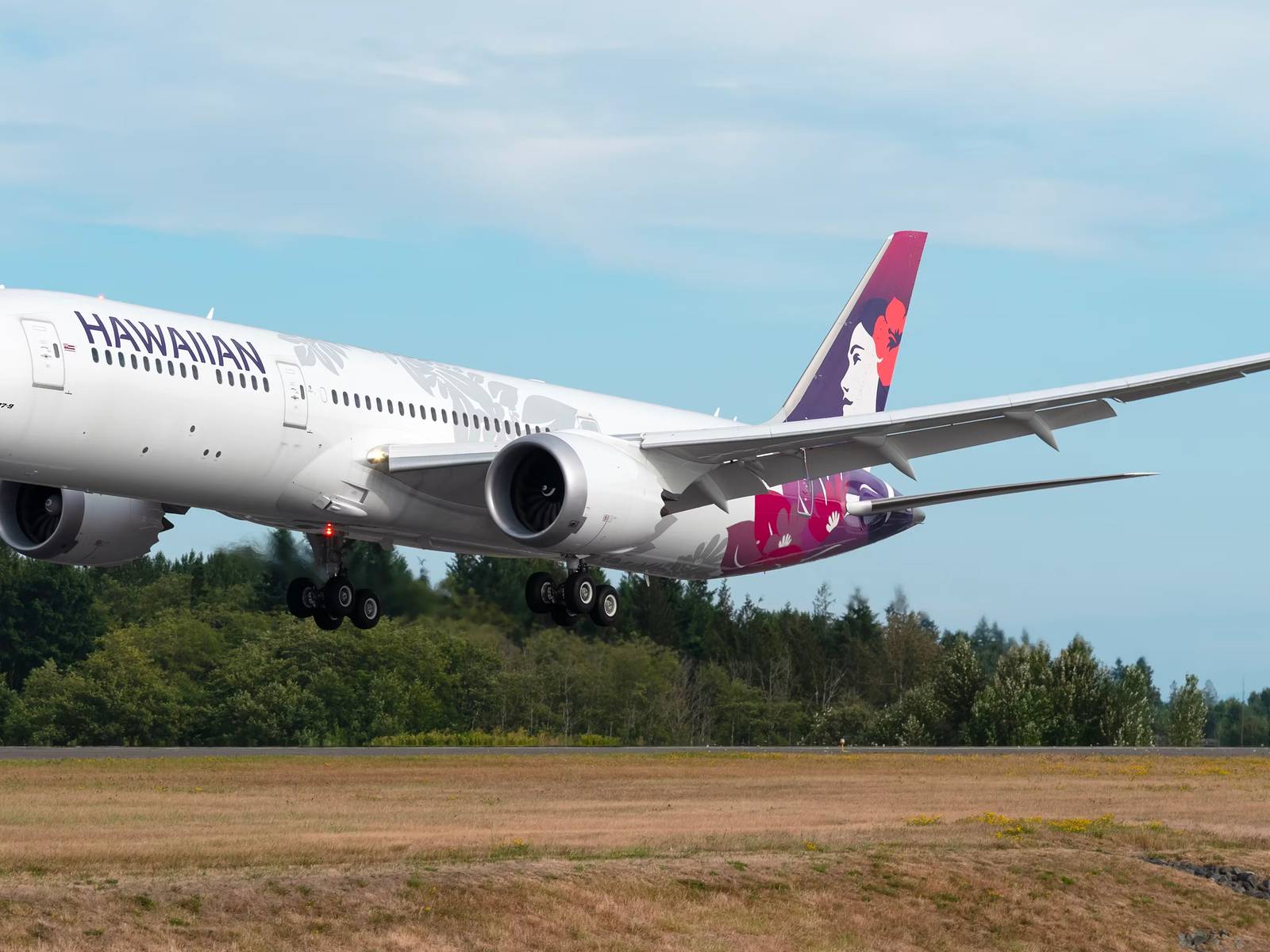 Hawaiian Airlines First Boeing 787 Is On Its Way To Honolulu