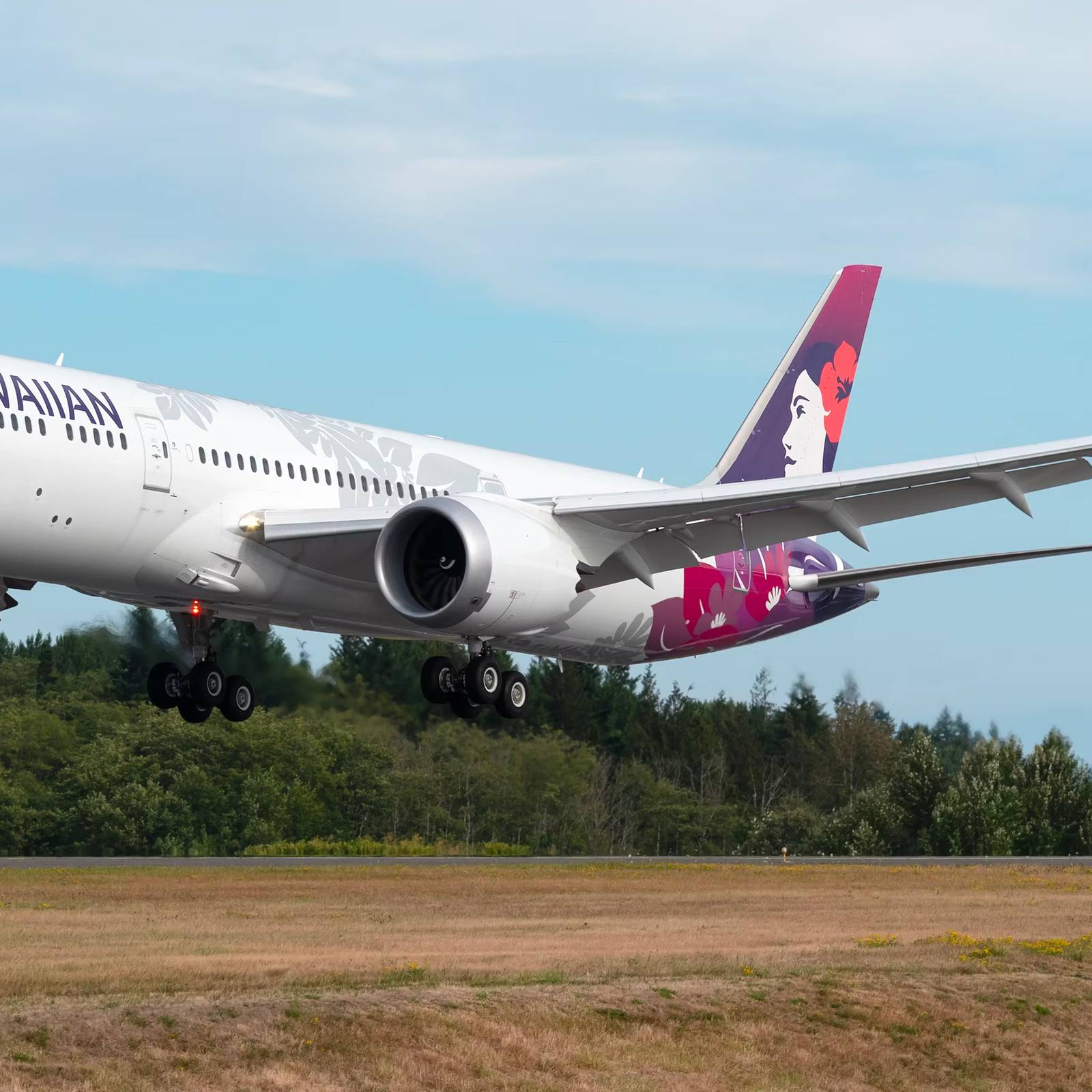 Hawaiian Airlines Schedules First Boeing 787 Dreamliner Flights