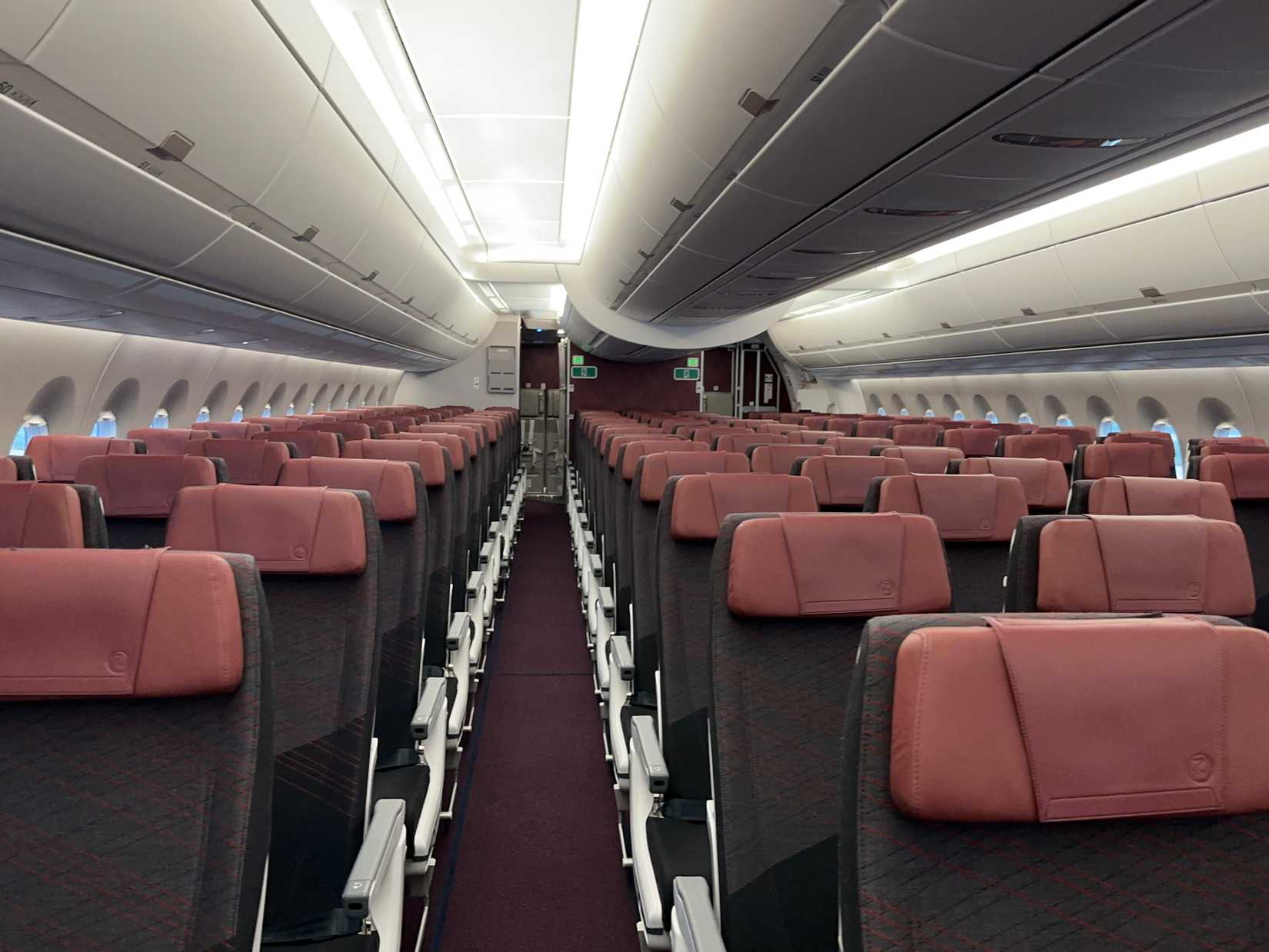 Japan Airlines Airbus A350-1000 economy class seats