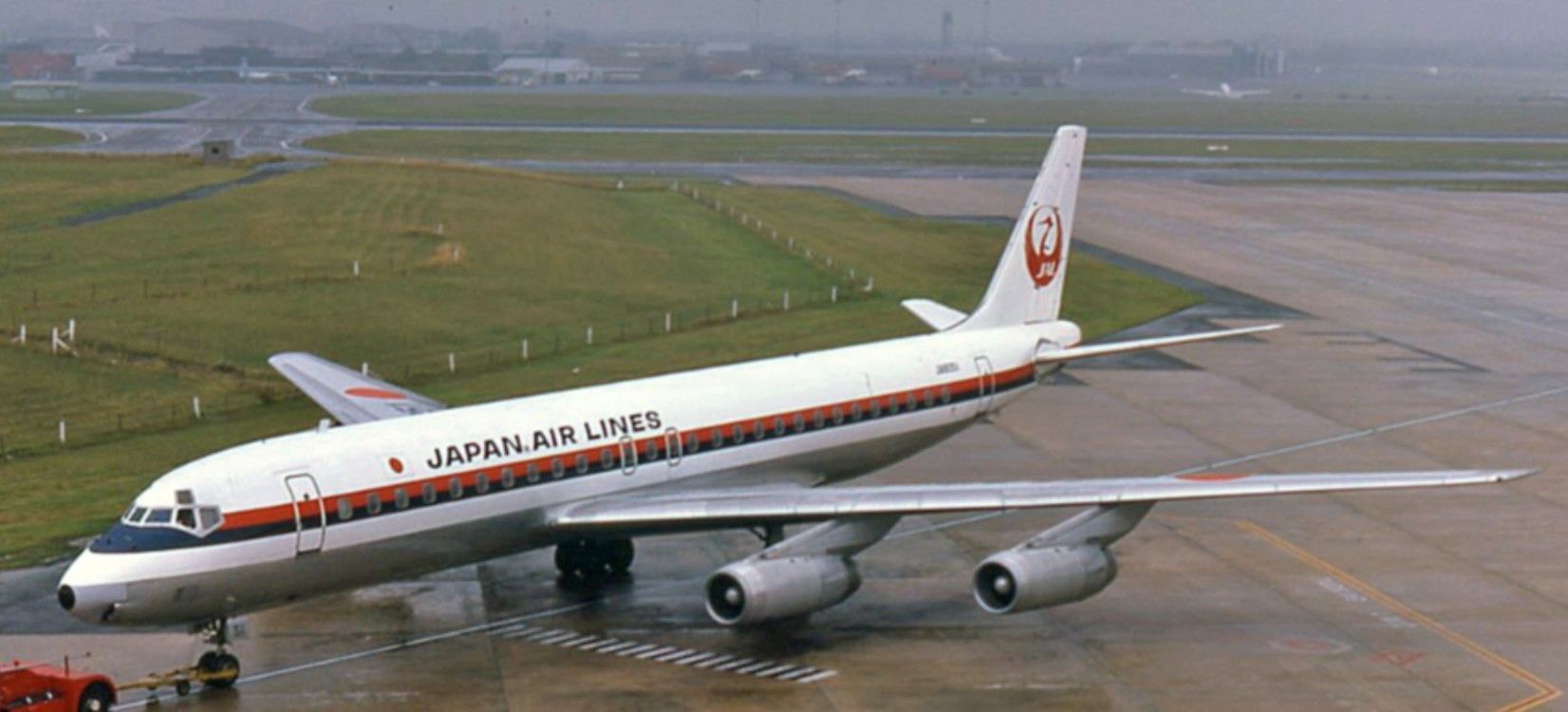 Japan Air Lines Flight 472: The Douglas DC-8 That Landed At The
