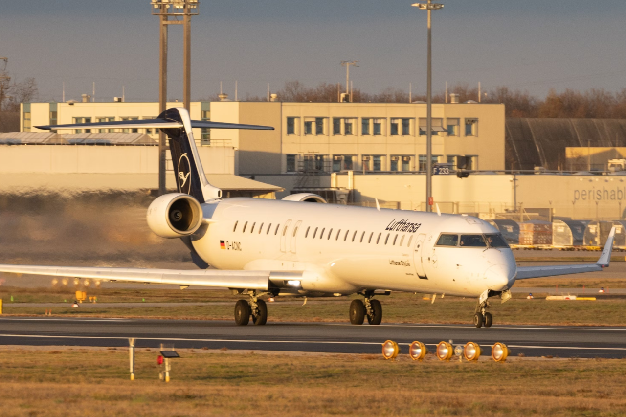 How Far Can A Bombardier CRJ900 Fly?