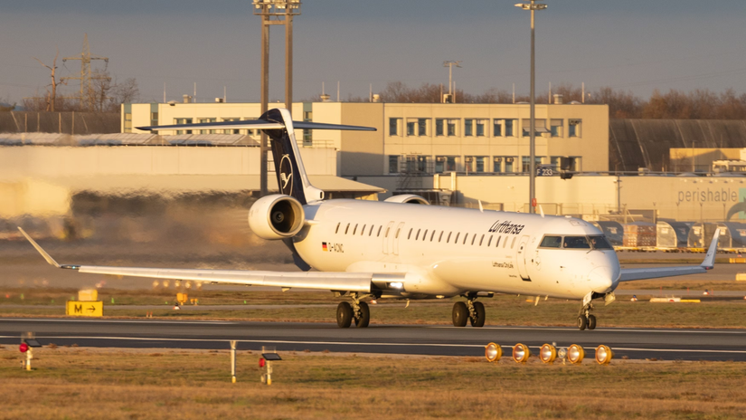 Luthansa Bombardier CRJ900 Taxiing In Frankfurt