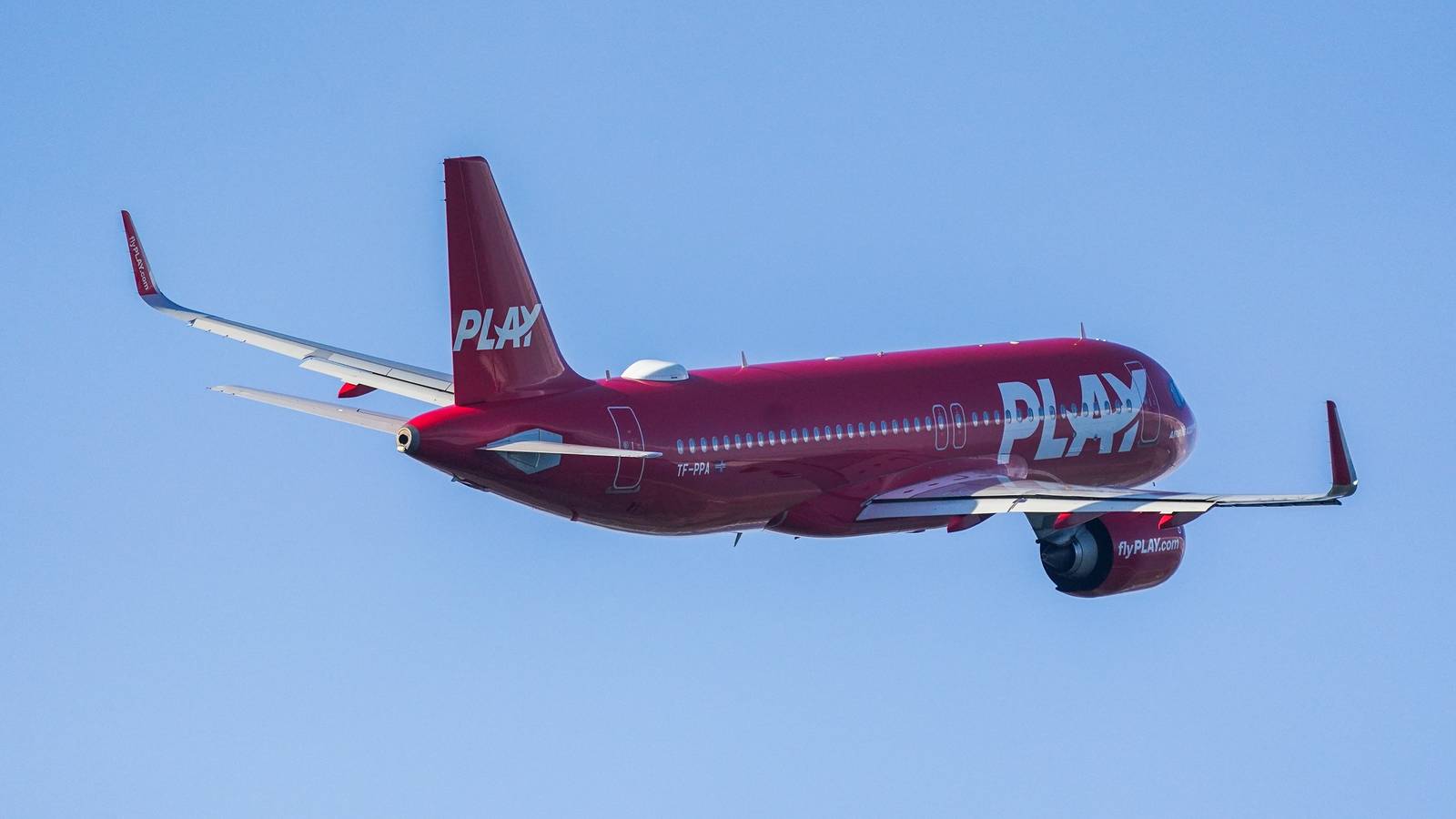 Iceland's PLAY Sees November Revenue Growth Despite Year-On-Year Load Factor Decline