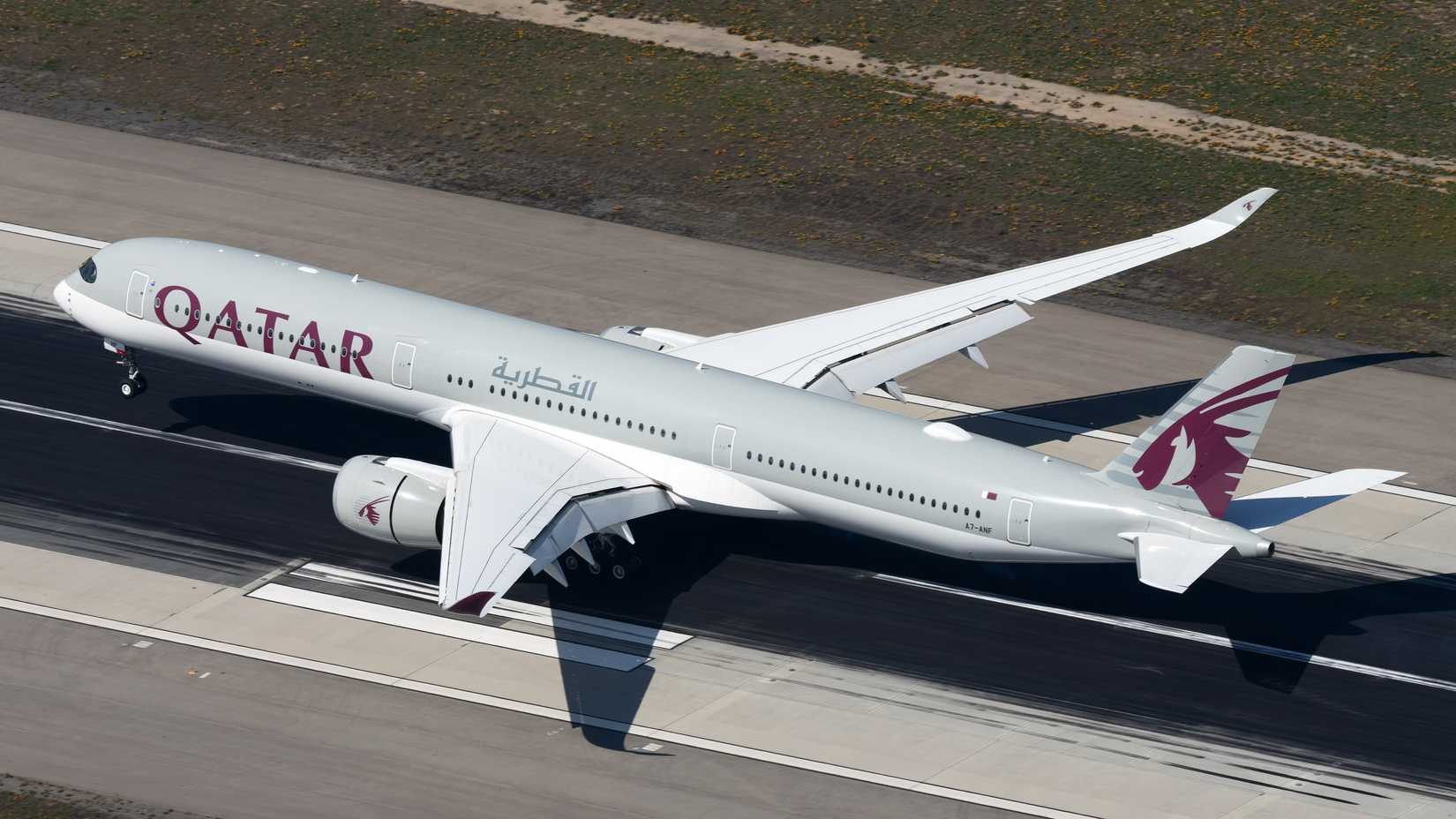 Посадка A350-1000 Qatar Airways1