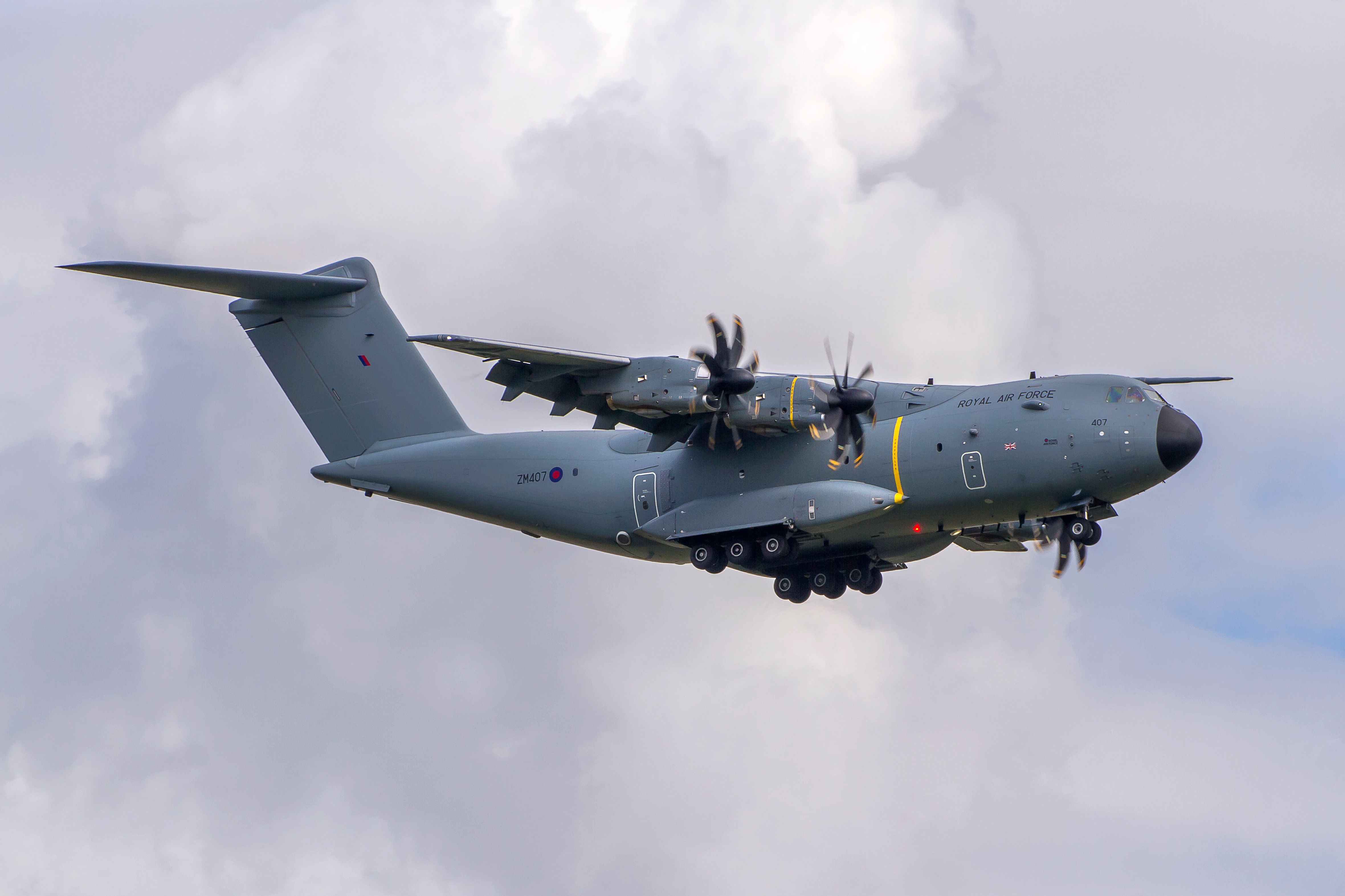 UK Royal Air Force Tests Airbus A400M Tactical Refuelling In The Arctic