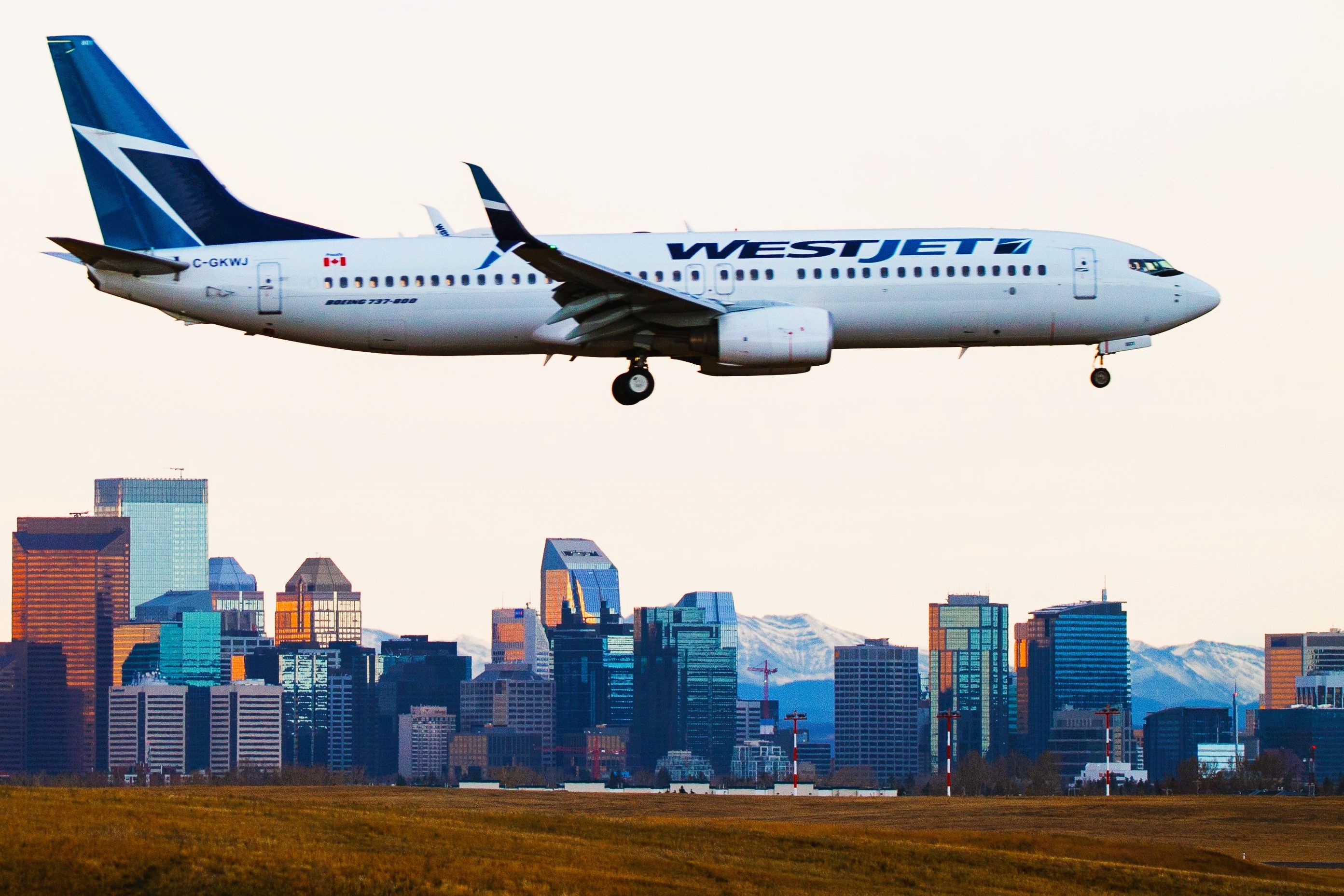 WestJet Signs Purchase & Leaseback Deal For 6 Boeing 737s