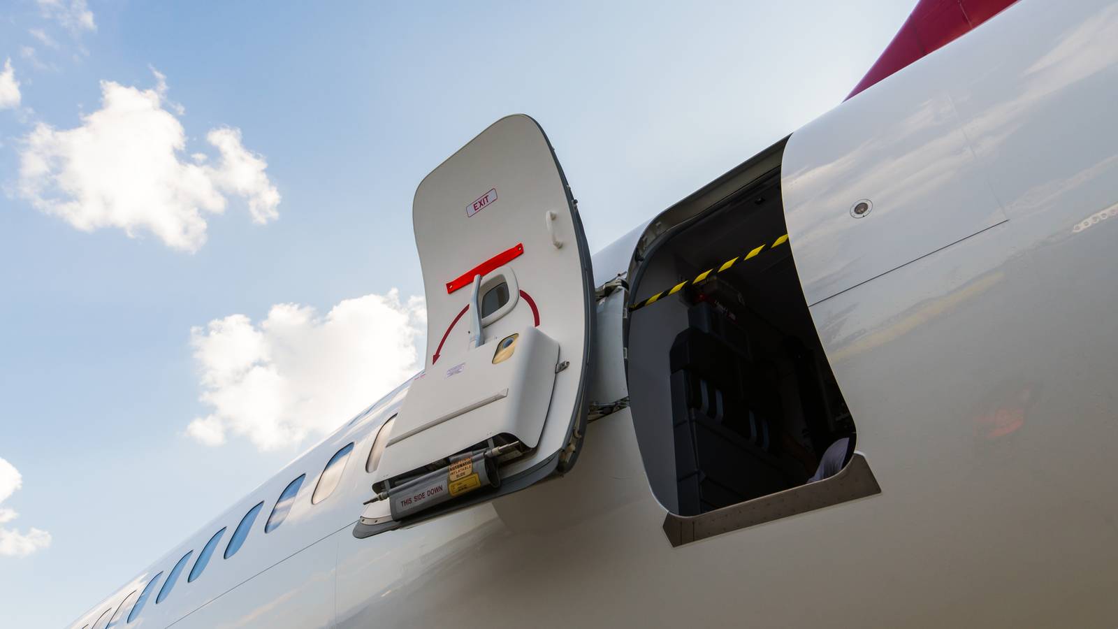 Can Aircraft Doors Be Opened In Flight?