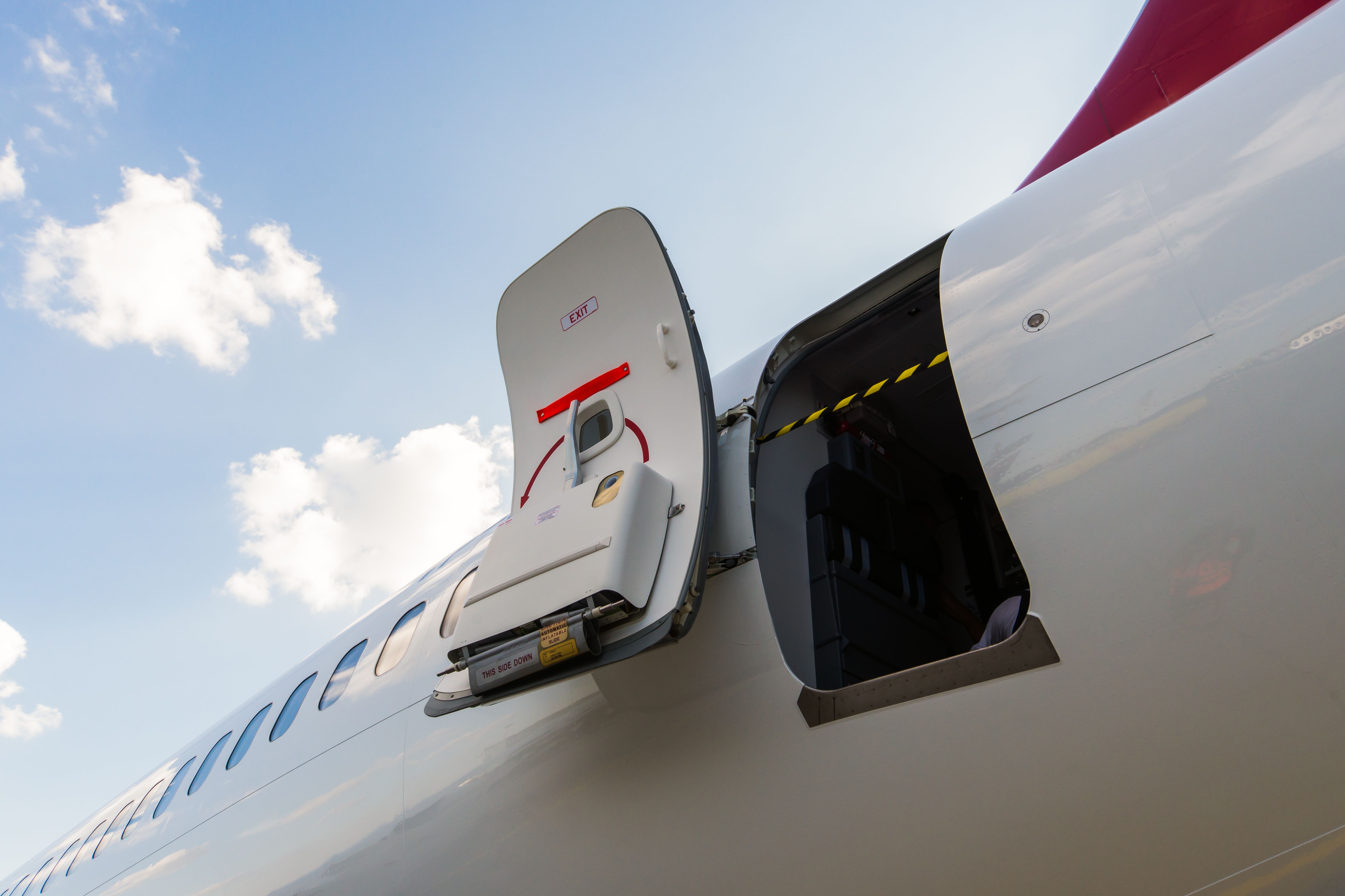 Can Aircraft Doors Be Opened In Flight?