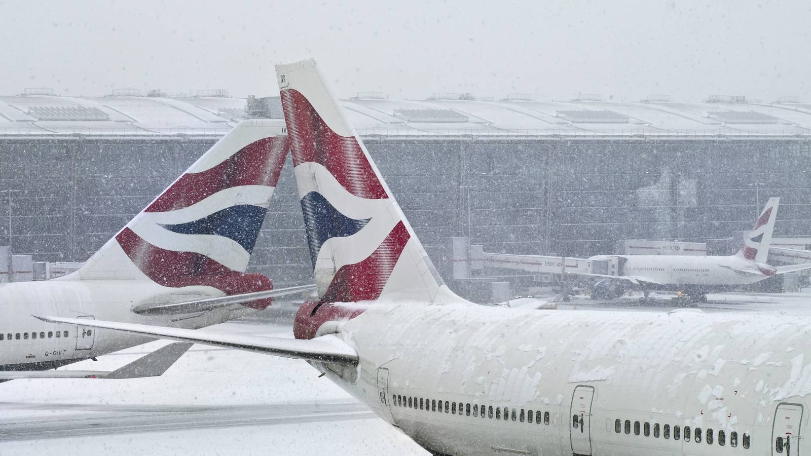 These Are The UK Airports Most Likely To Cancel Your Flight Over Christmas