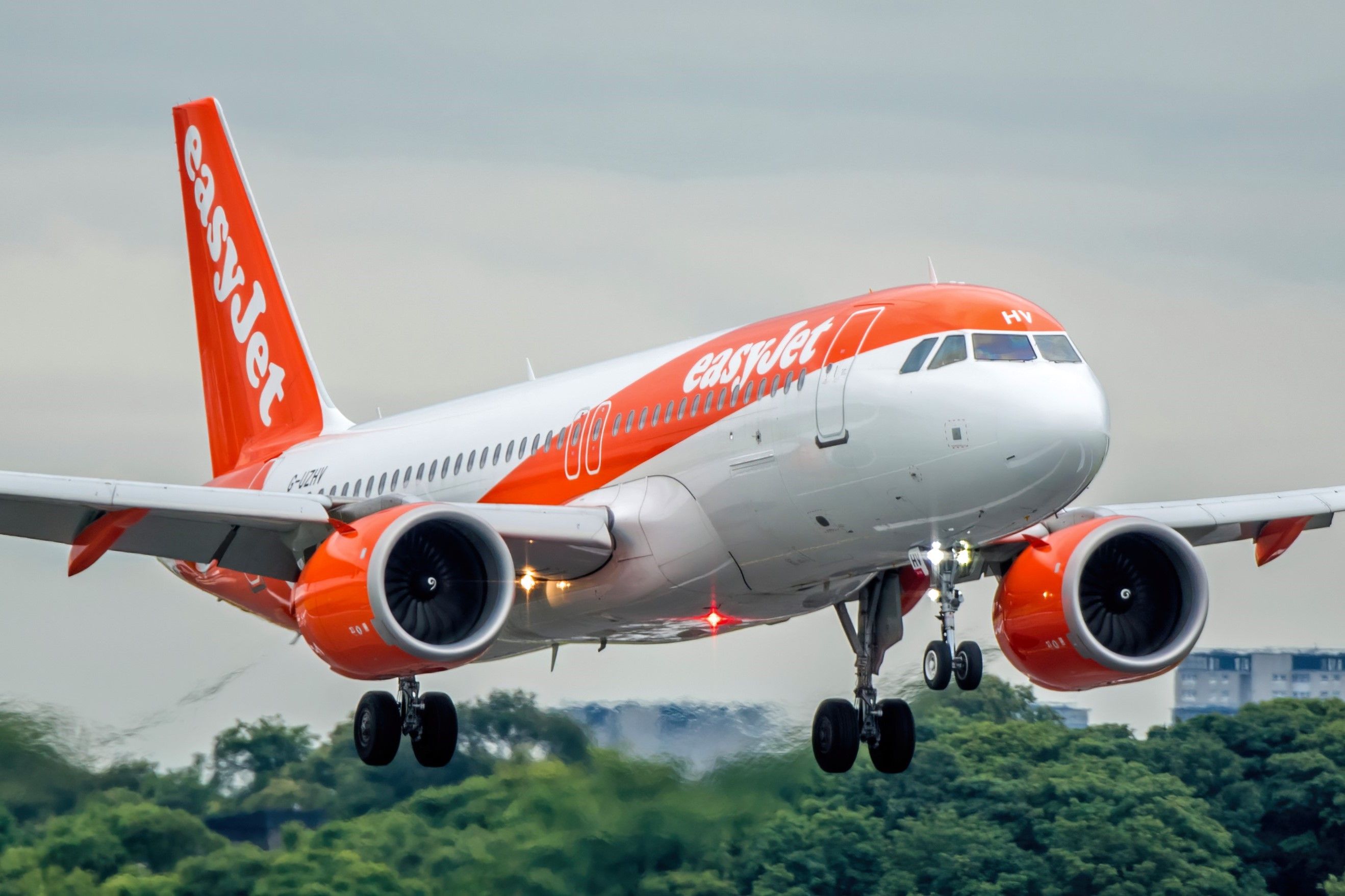 easyJet Pilot Cancels Flight Due To ‘Funny Smell’ In Aircraft