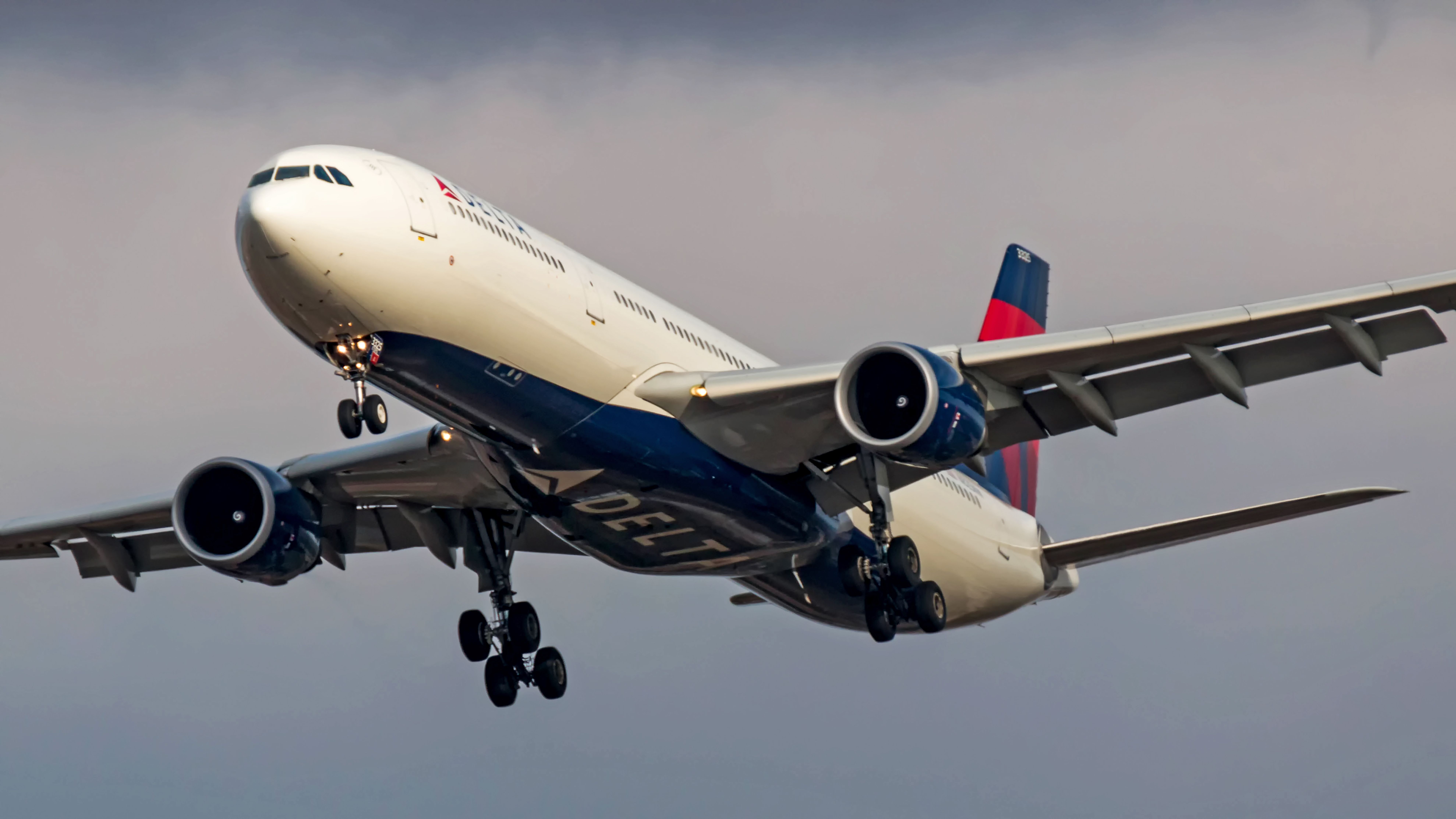 Delta Airbus A330 Diverts To Goose Bay; Airline Sends Two More To