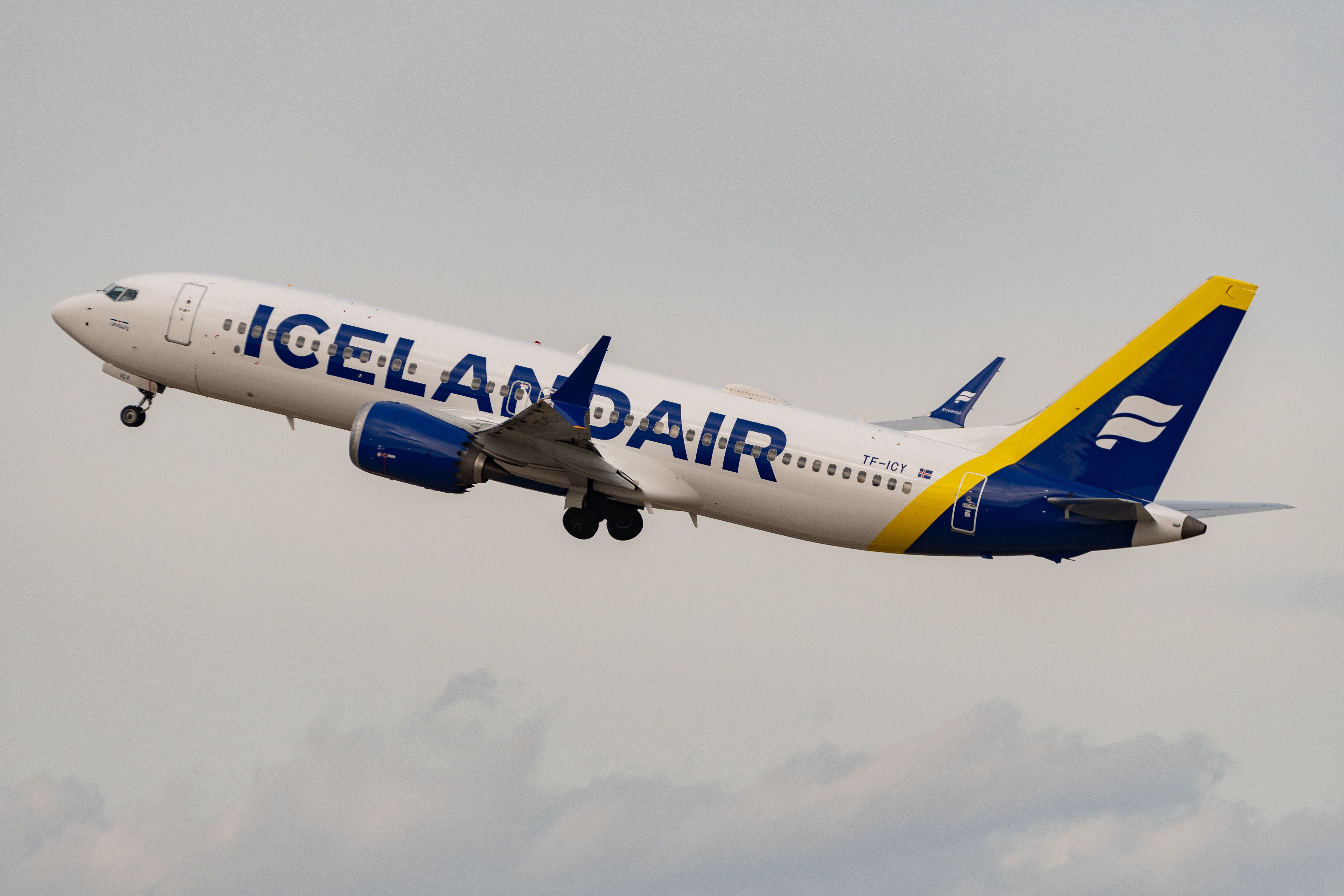 Thousands Of Icelandair Passengers Disrupted: ATC Strikes To Cost Airline Up To $7 Million