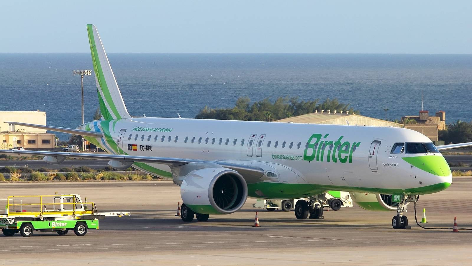 Triple Delivery: Embraer Flies Three E195-E2s To Binter Canarias