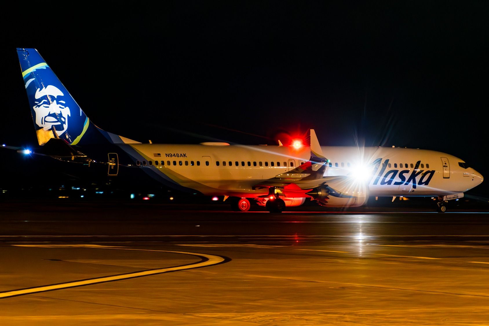 Breaking: Alaska Airlines Boeing 737 MAX 9 Diverts Due To Sudden Loss Of Emergency Exit Door