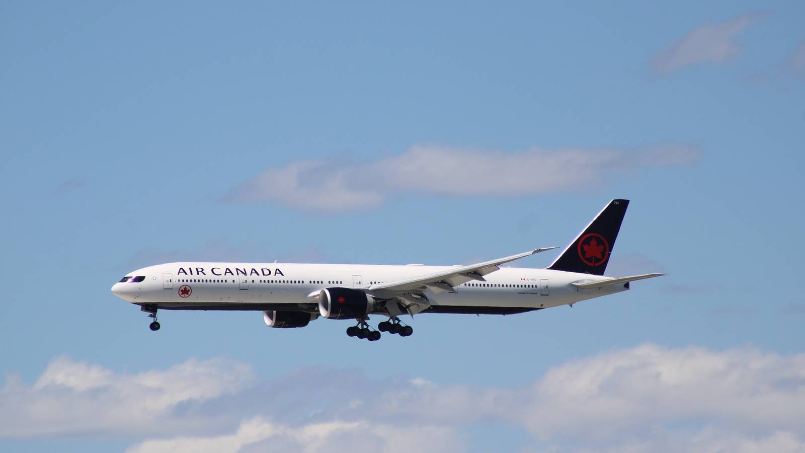 Air Canada Flight Delayed By 6 Hours As Passenger Opens & Falls Through Boeing 777 Door