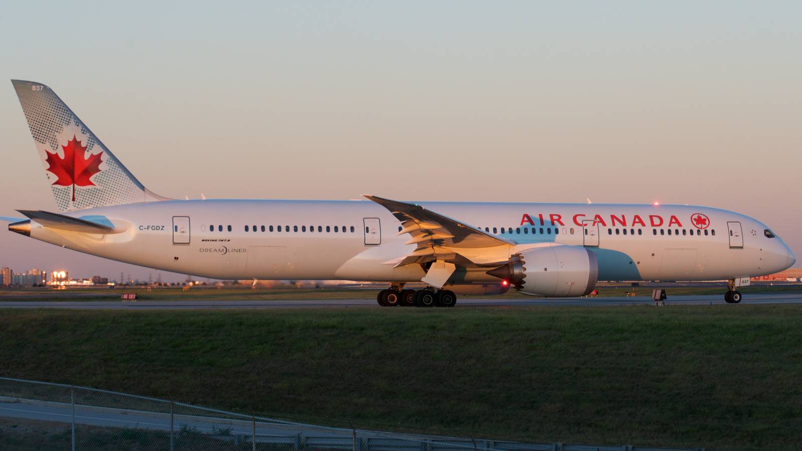 Air Canada Boeing 787-9 Tires Damaged On Departure From London Heathrow