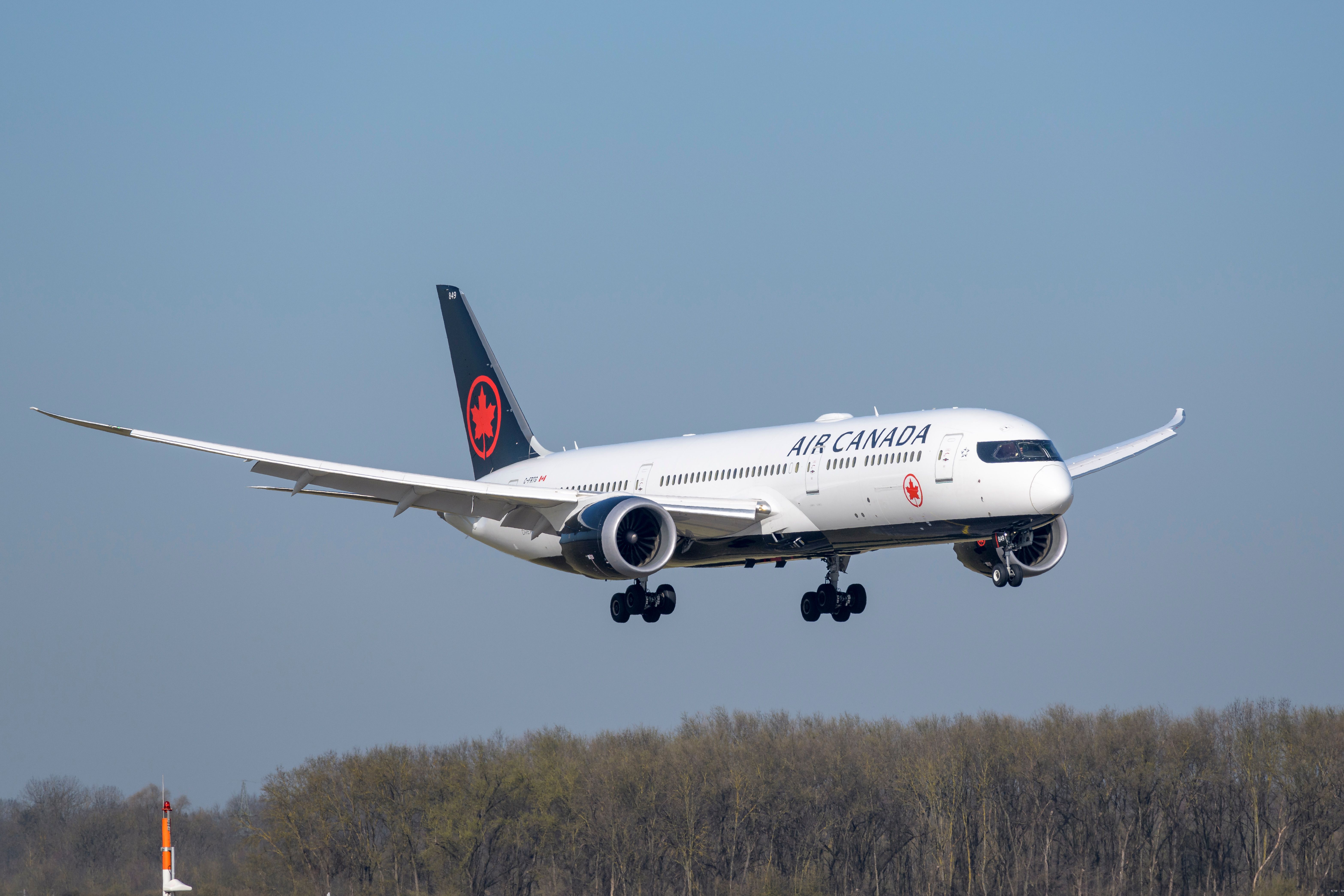 Air Canada Introduces Mass Onboard Menu Overhaul With 100+ Recipes