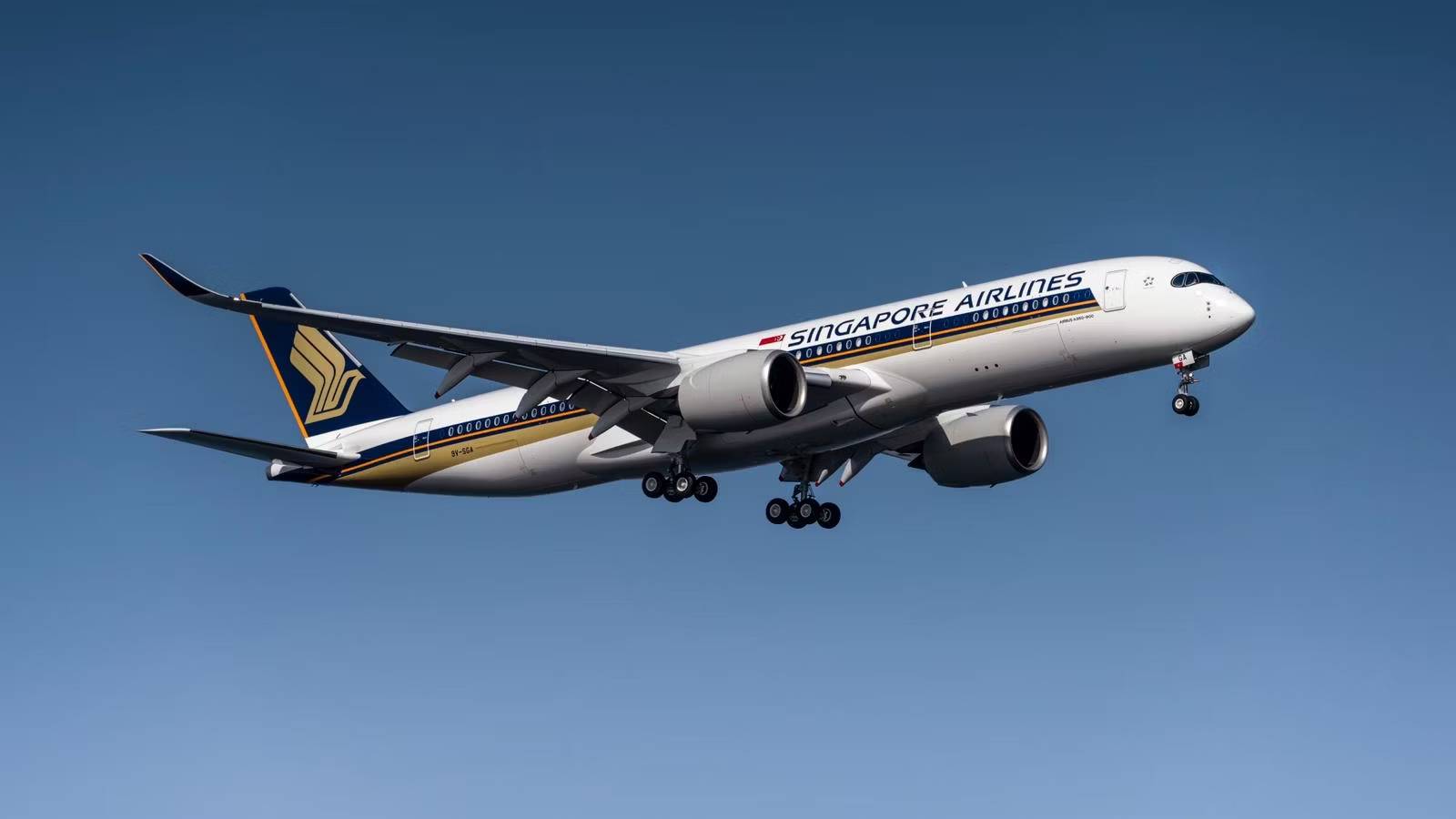 Why Does Singapore Airlines Fly Between Manchester & Houston?