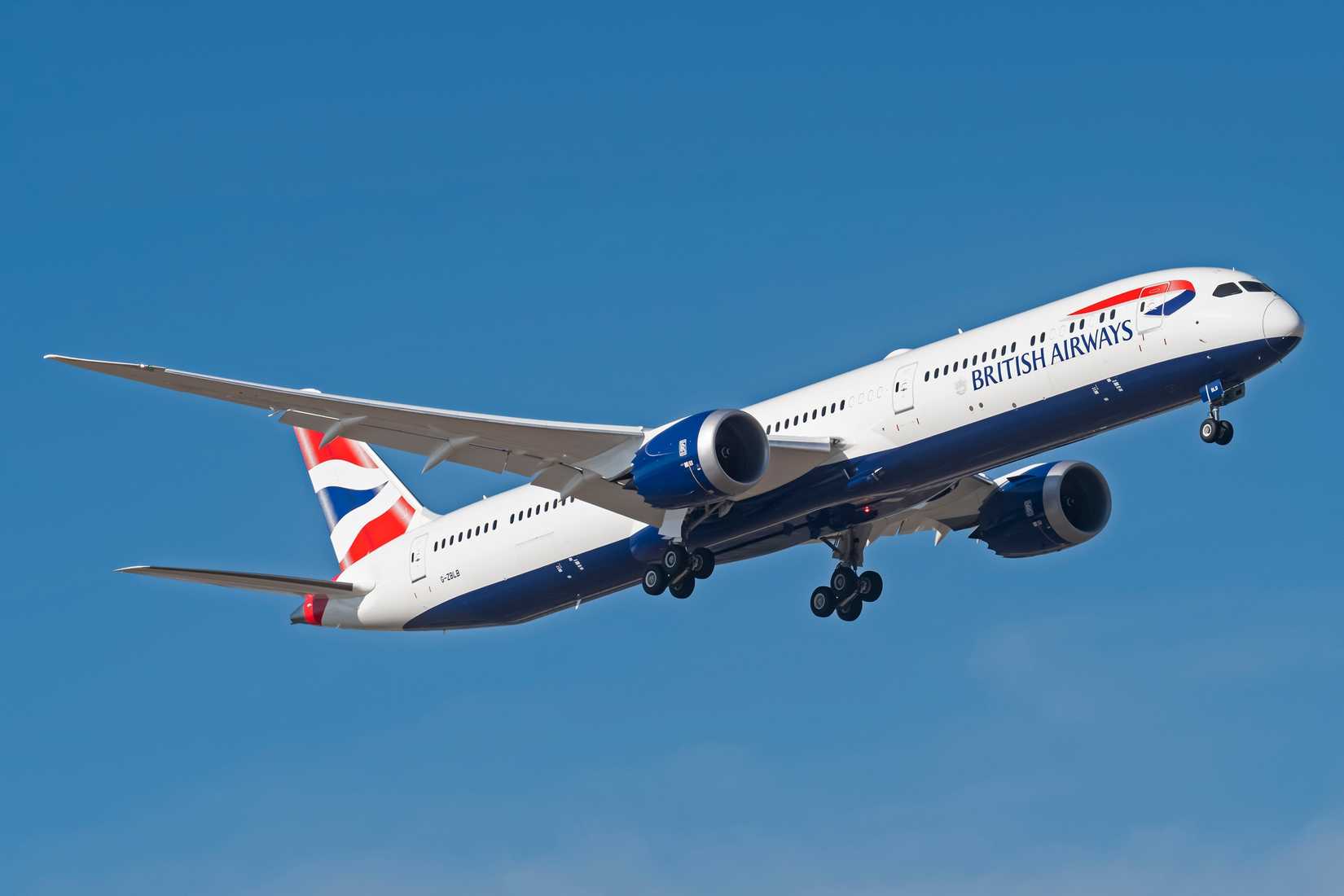 British Airways Boeing 787-10 on final approach