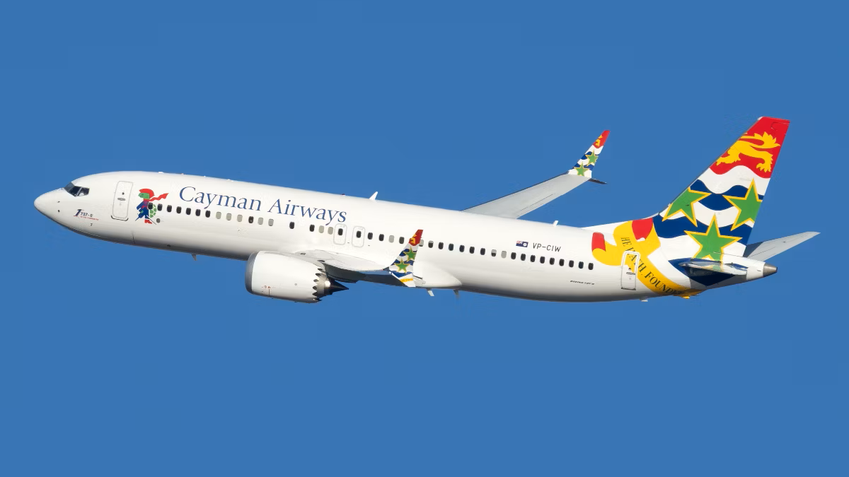 Cayman Airways Boeing 737 MAX 8 Lands In Los Angeles With Damaged Windshield