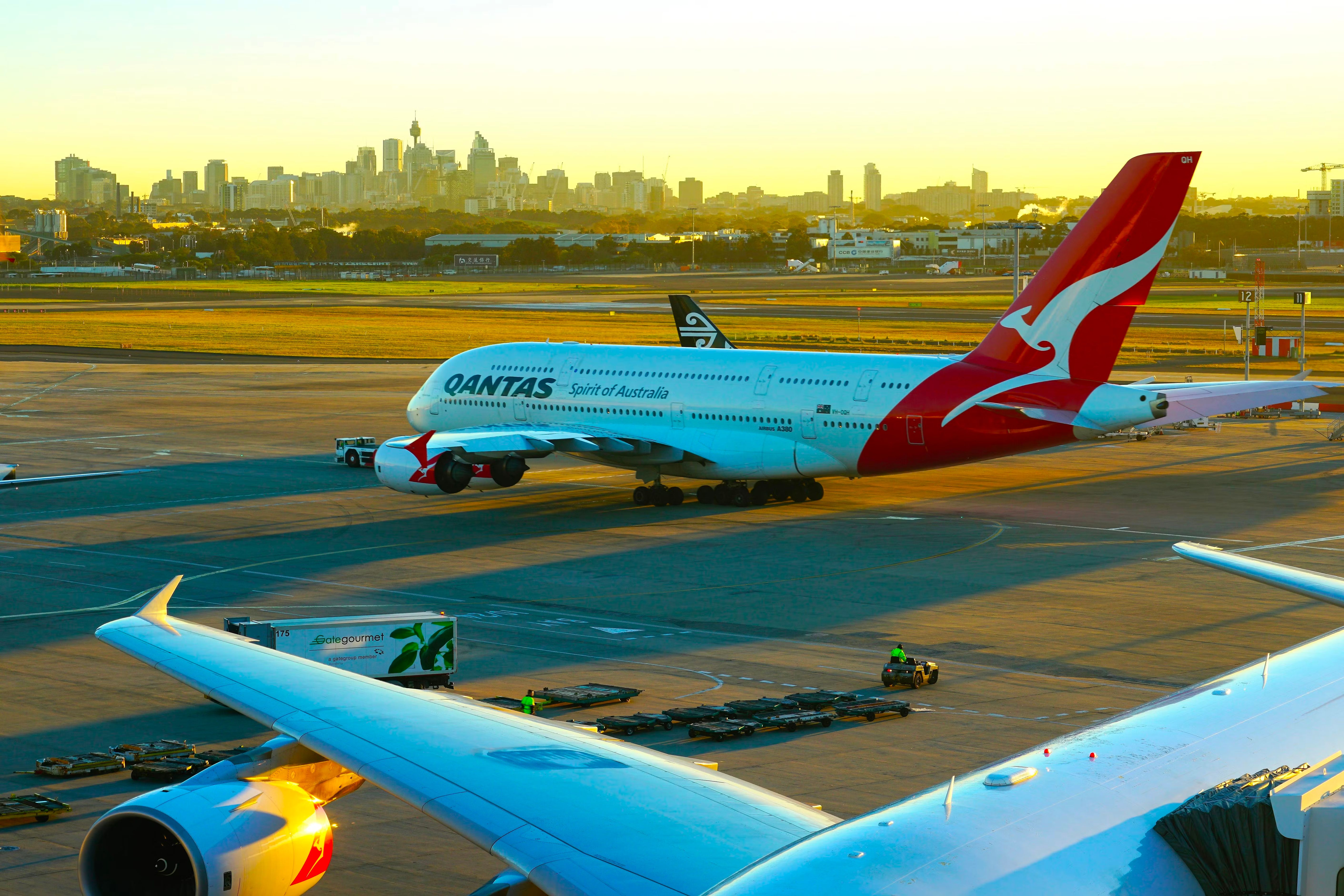 Qantas Settles Baggage Handlers Dispute With AU$120 Million Payout