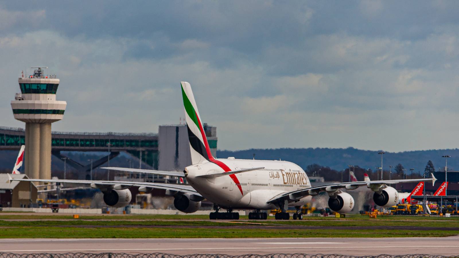 Encouraging Public Transport Use: London Gatwick Airport Raises Drop-Off Charges By 20%