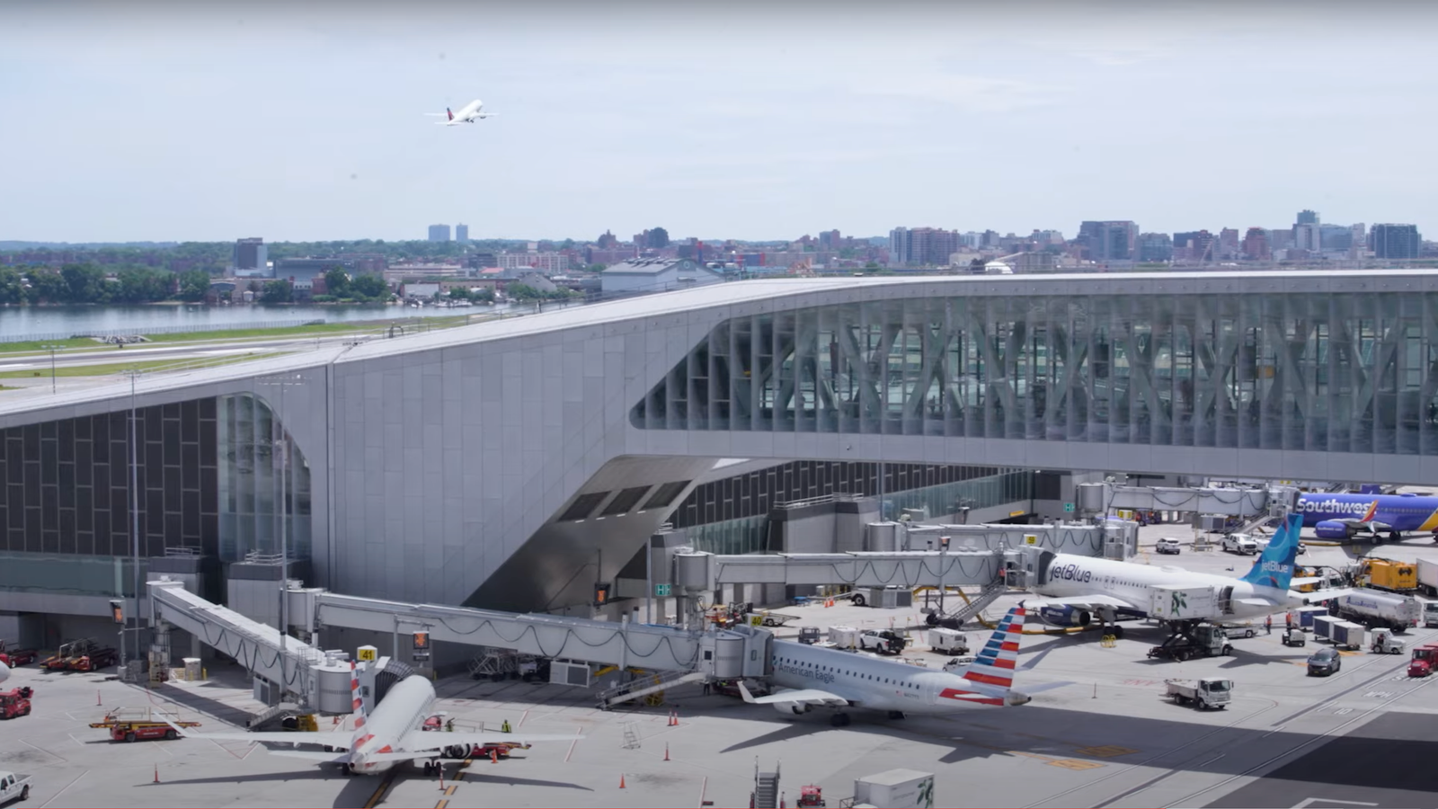 Best US Airport Lounge? Chase Opens New Space At LaGuardia Airport