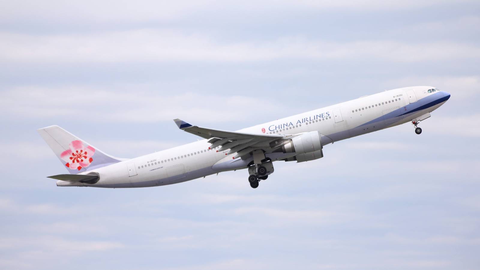 China Airlines Airbus A330 Returns To Taipei After Crew Declares Emergency
