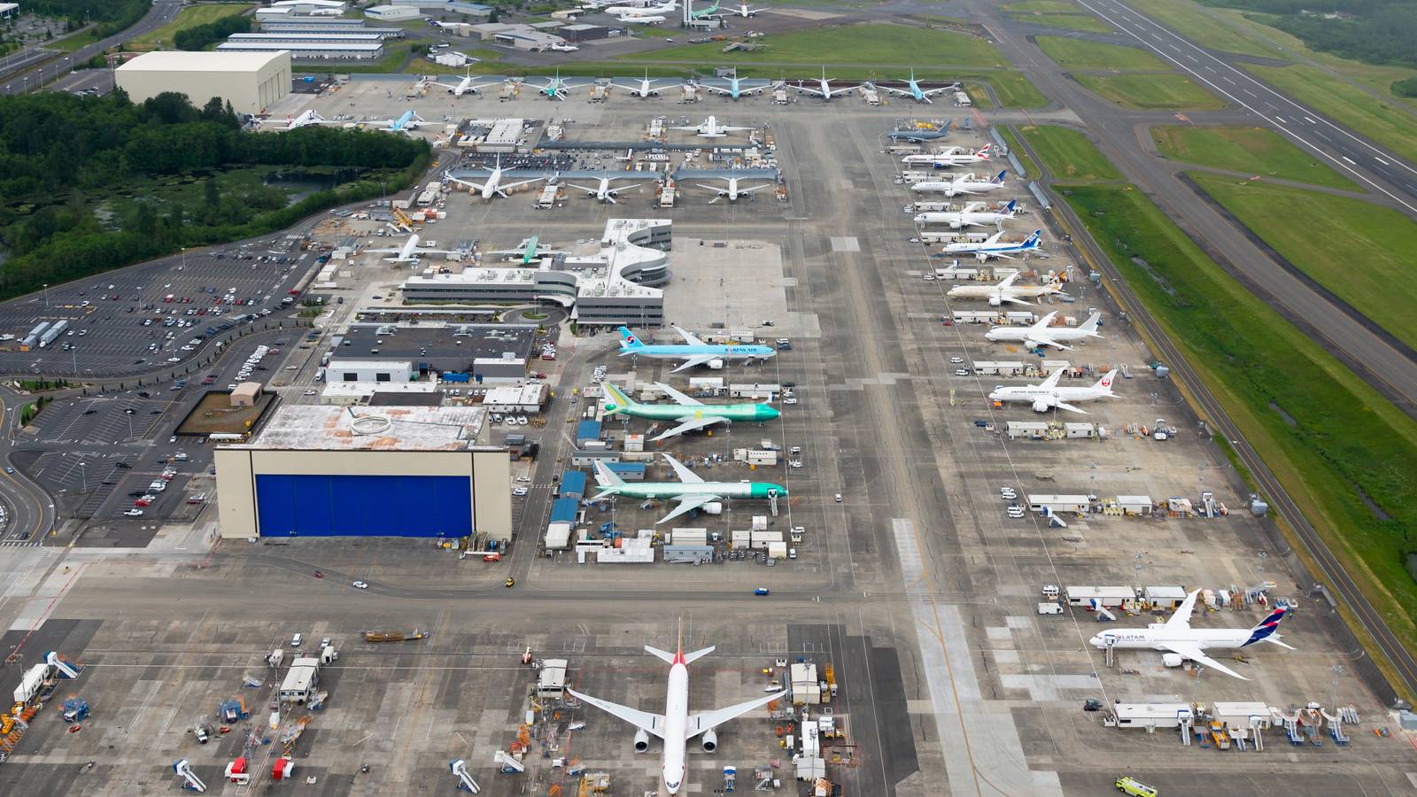 Experts Predict $100 Billion Worth Of Passenger Aircraft Will Be Delivered This Year