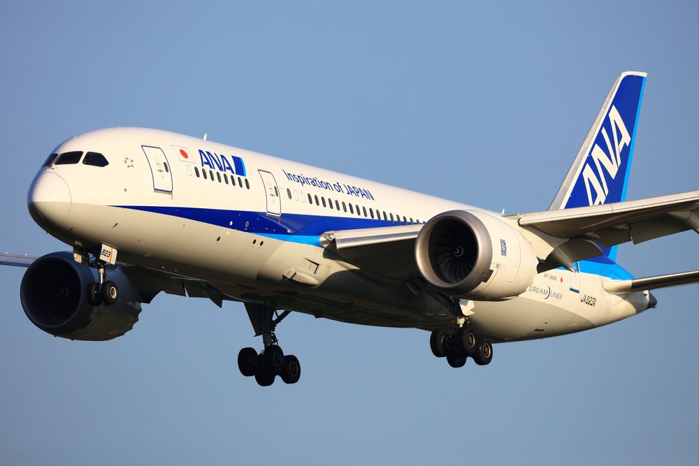 Seattle Bound ANA Boeing 787 Returns To Tokyo After Passenger Bites Flight Attendant