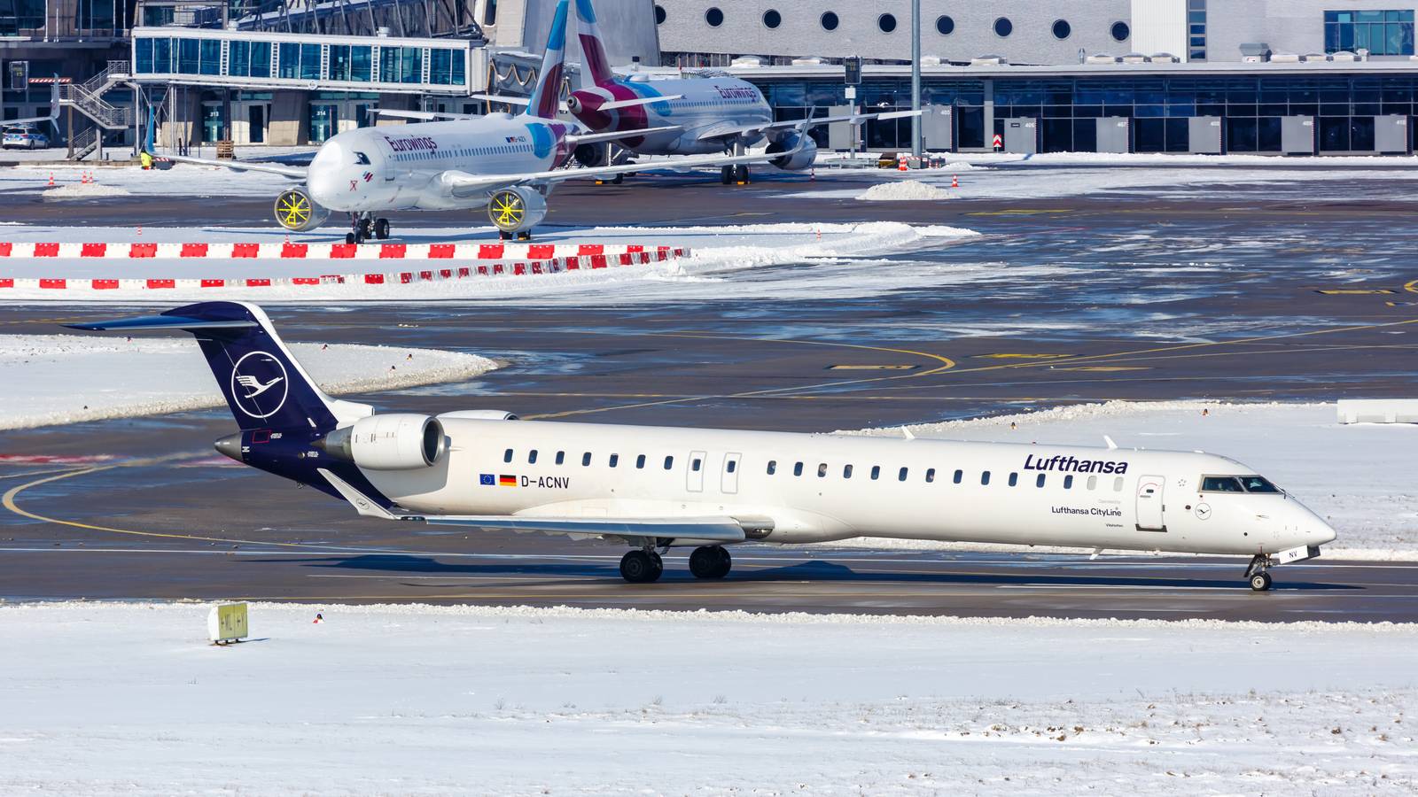 German Airports Warn Of Major Disruption Due To Freezing Weather