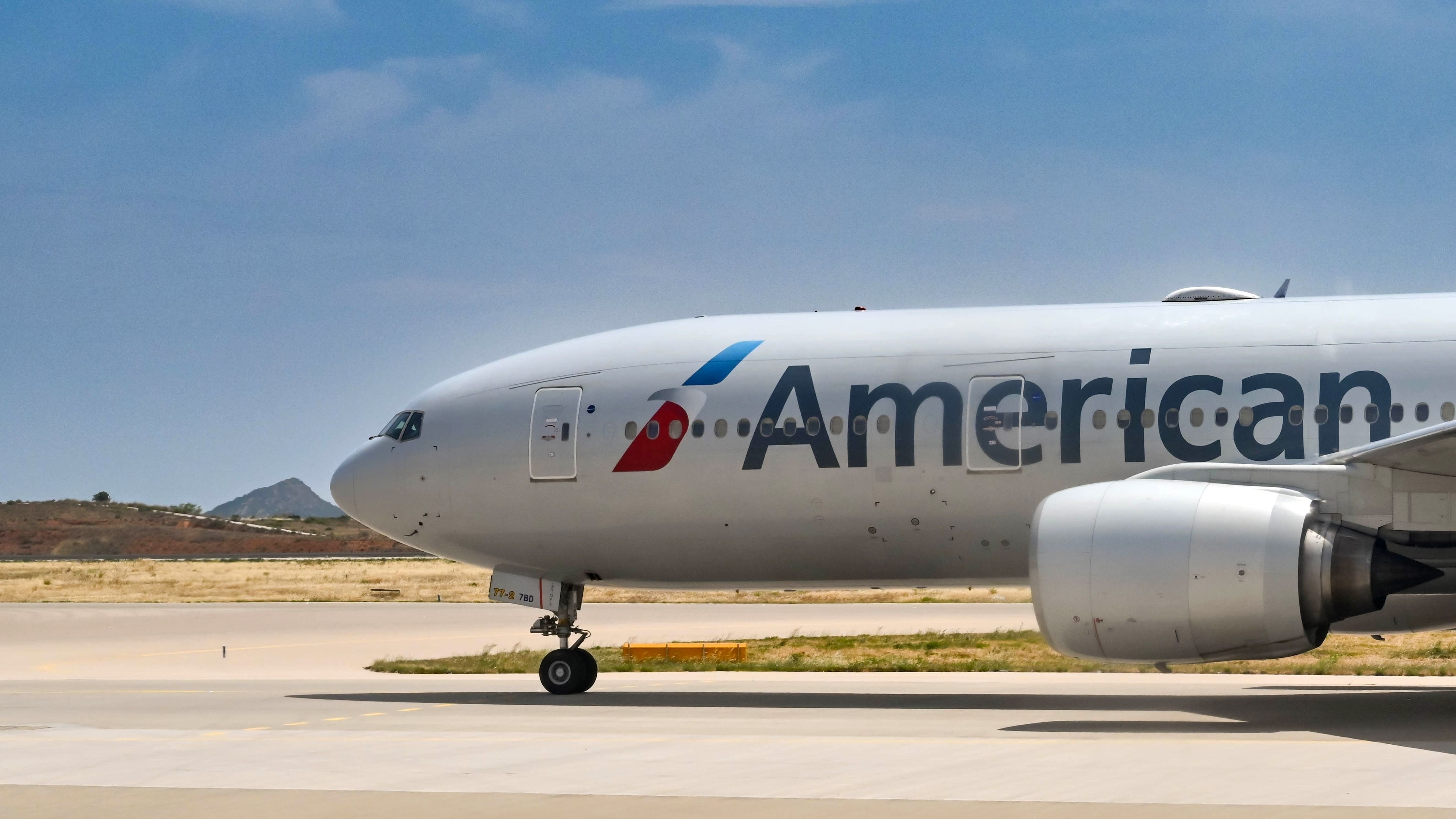 American Airlines Boeing 777-200ER Diverts To Boston While Over