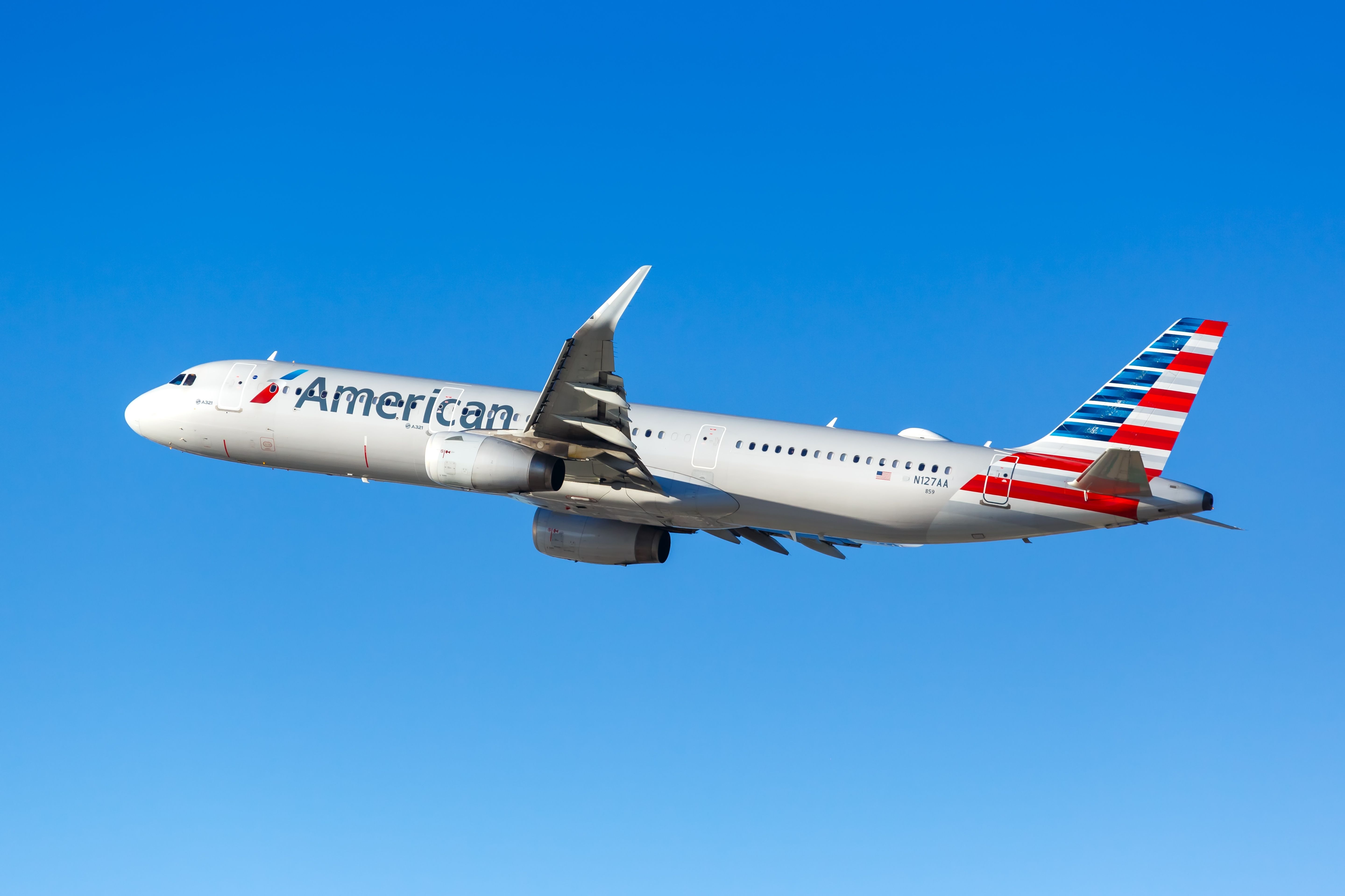 American Airbus A321 Diverts To Minneapolis Due To Engine Stall