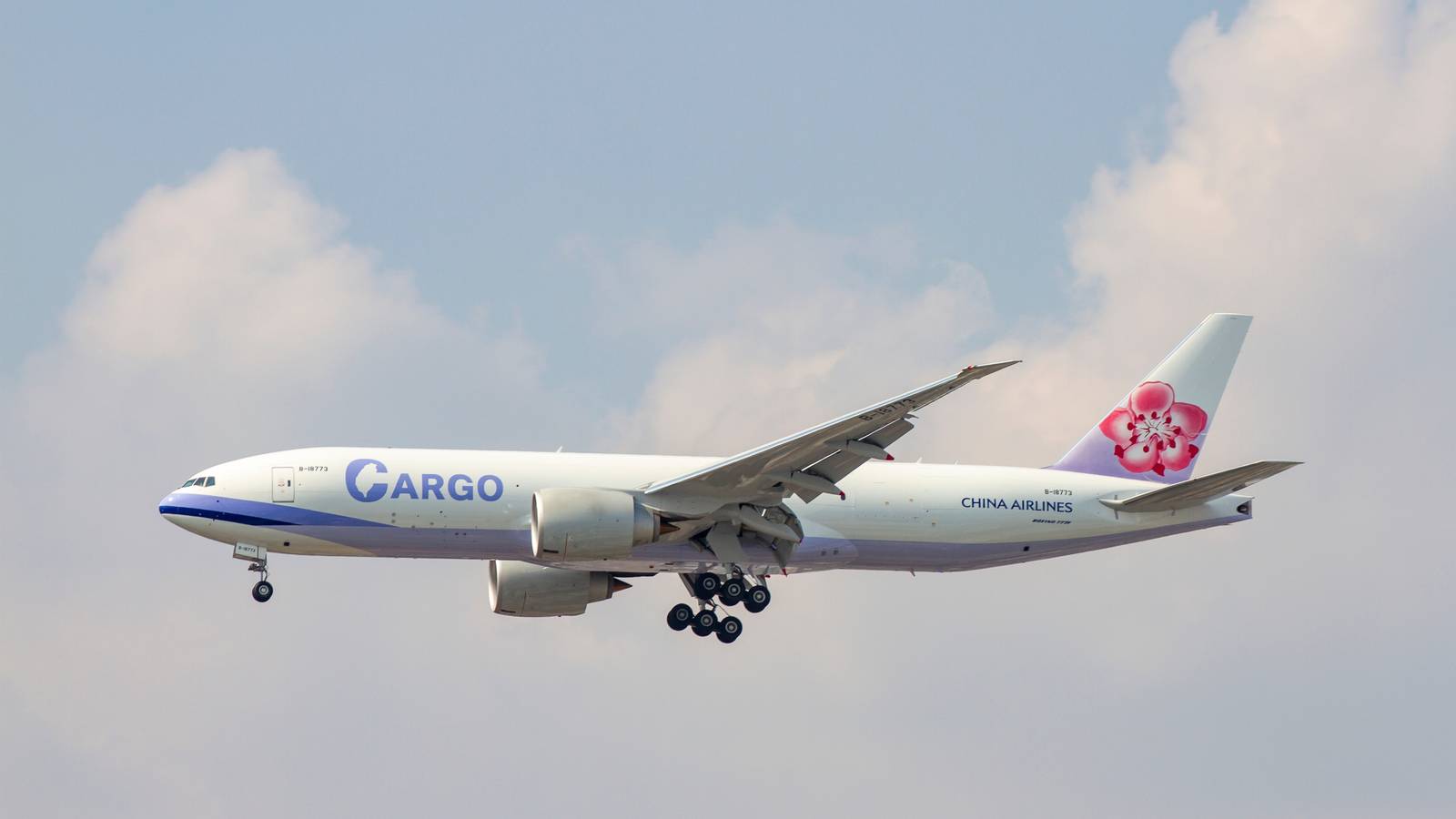 Wow: China Airlines Boeing 777F Reaches 826MPH Over The Pacific Ocean