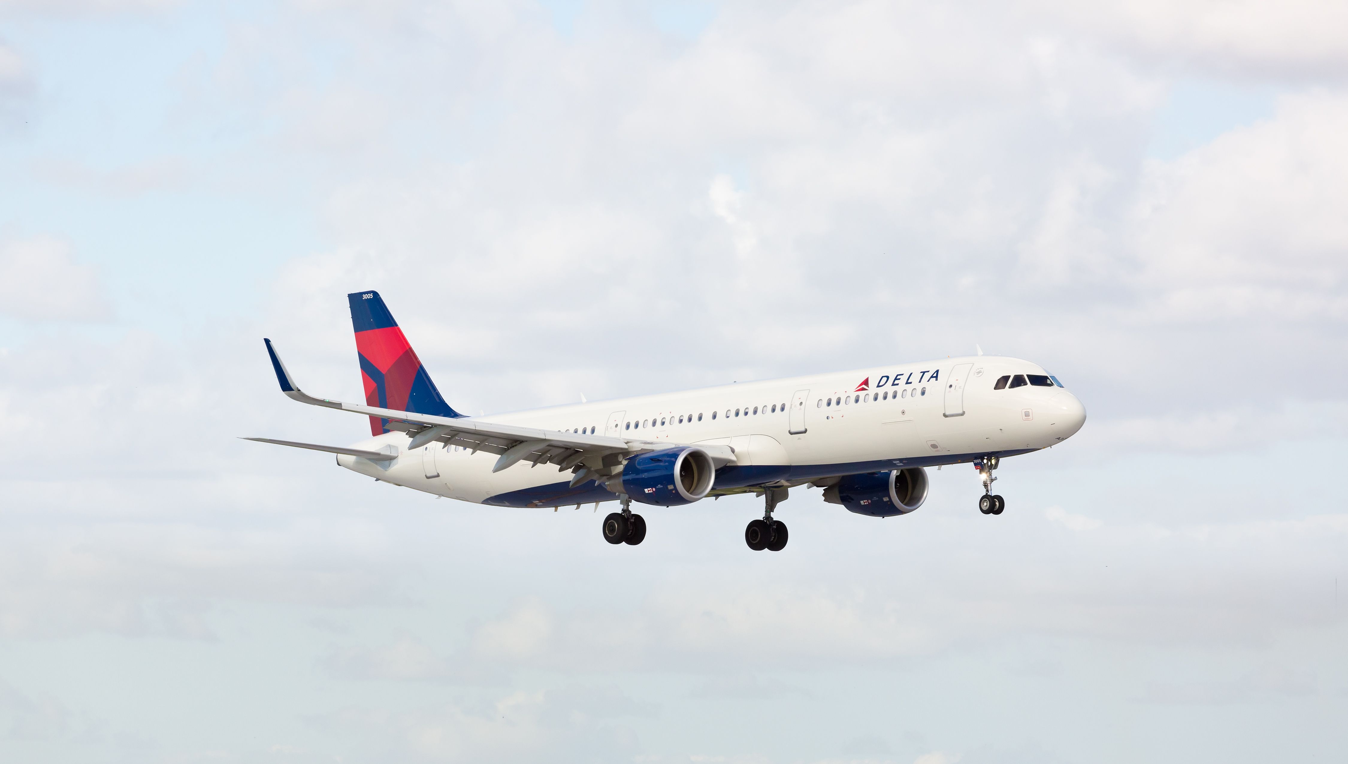Delta Air Lines Airbus A321 Flight Declares Emergency Upon Descent