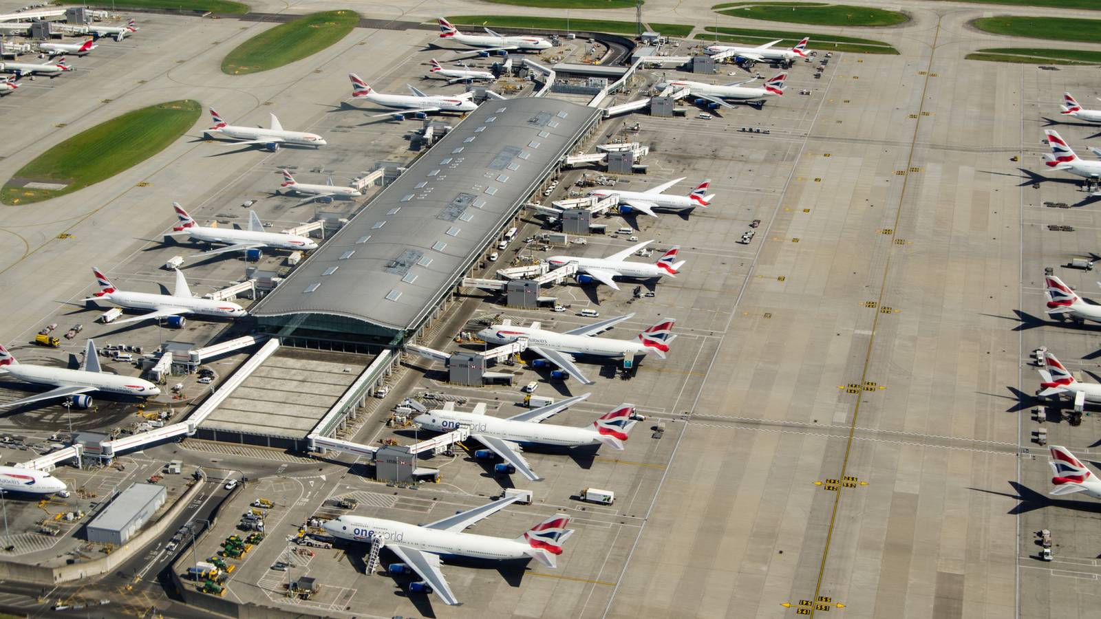 Severe Weather: Storm Isha Forces Flight Cancelations At Heathrow Airport