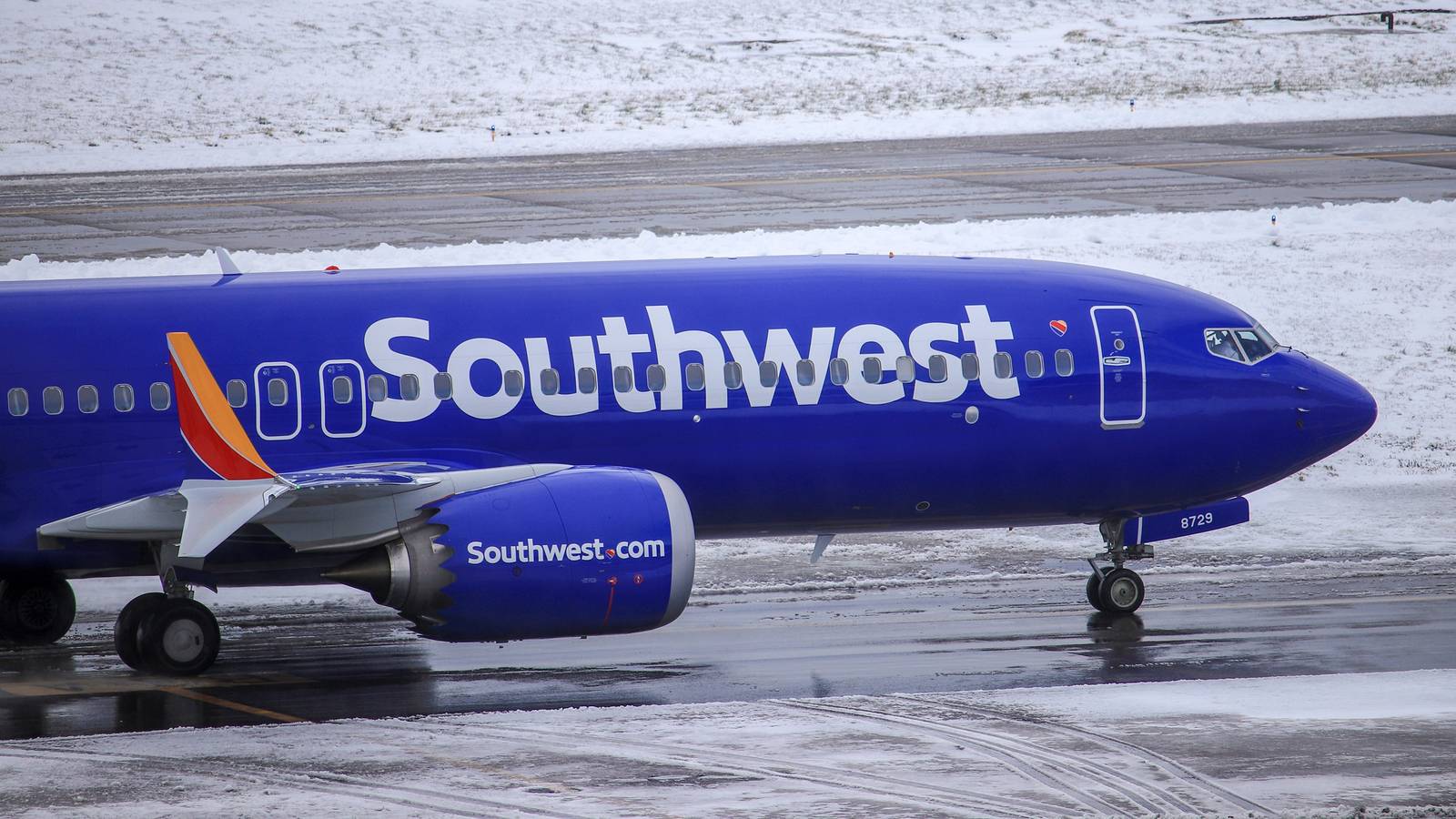 Strong Winds Cause Southwest Airlines Boeing 737 MAX Damage From Jetbridge In Portland