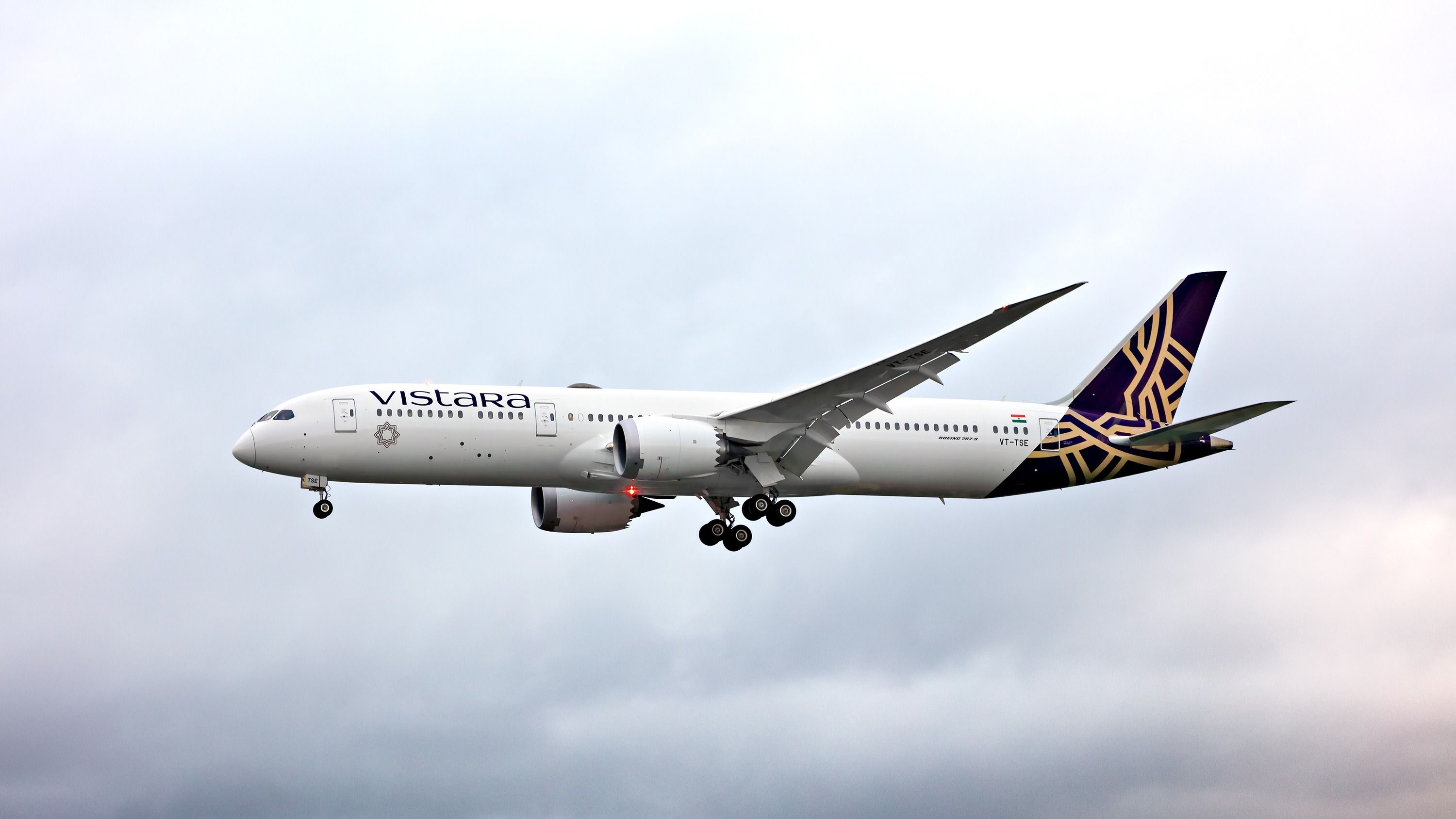 Vistara航空 Boeing 787-9 1/500 vistara-boeing-787-9-landing-