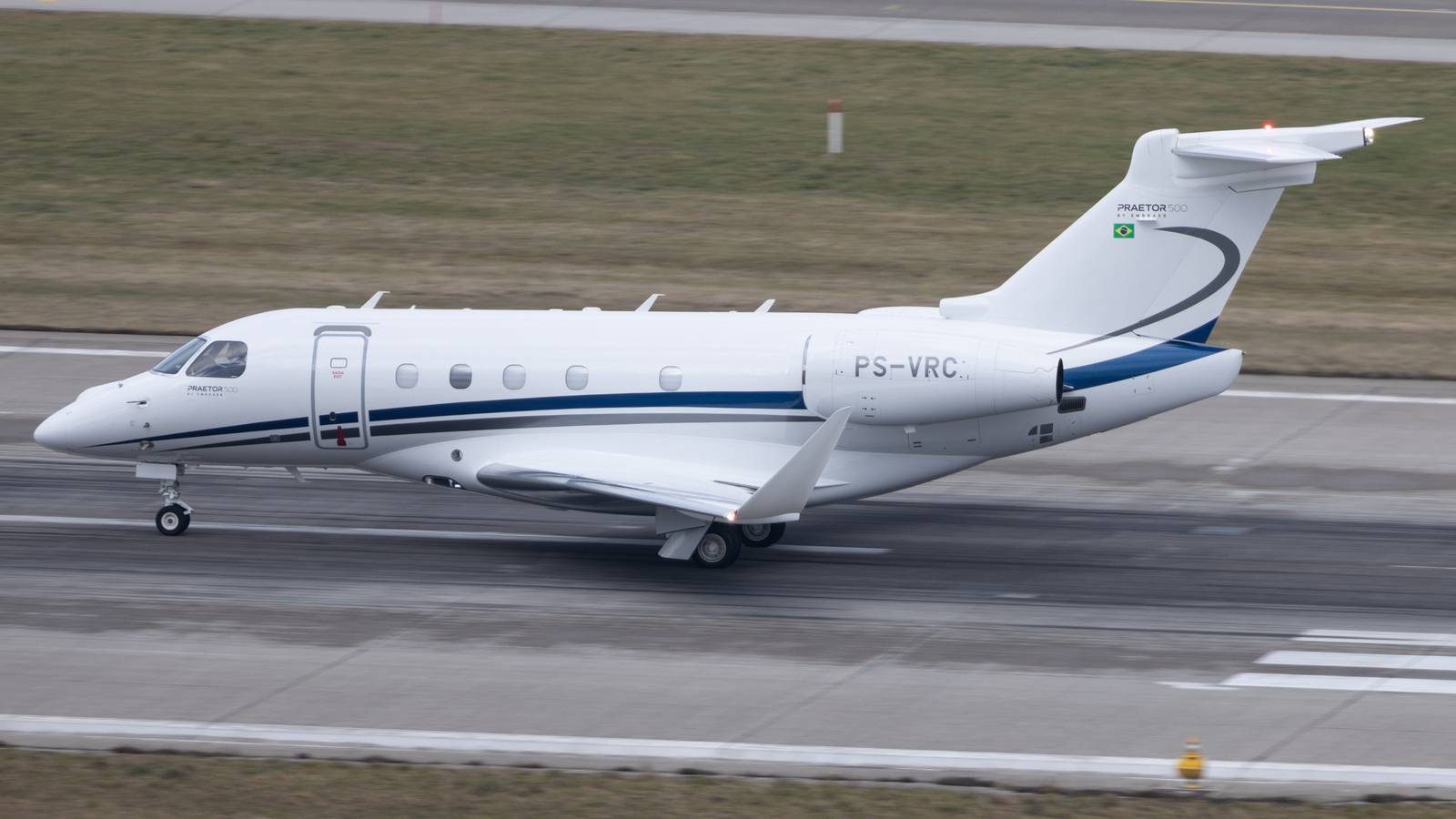 What Is The Difference Between Cabin Attendant and Flight Attendant On A Private Jet?